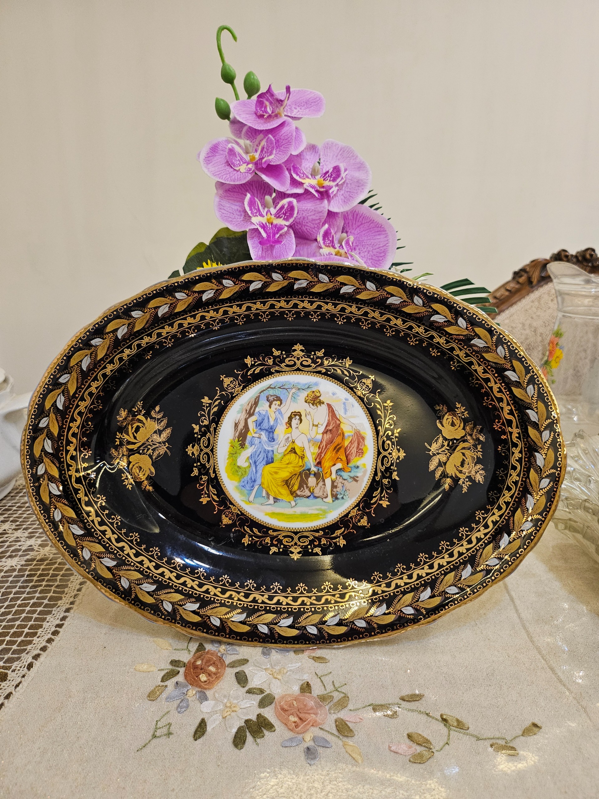 یکعدد دیس چینی