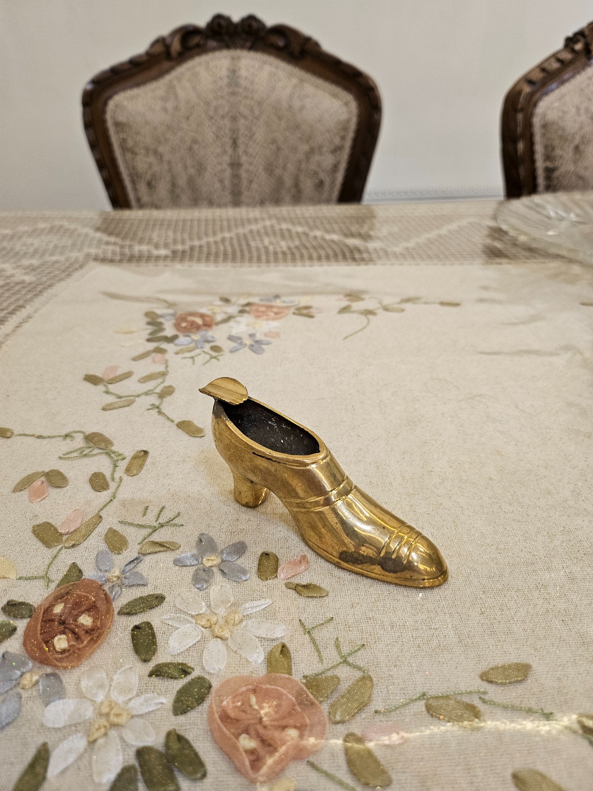 دکوری زیرسیگاری برنزی