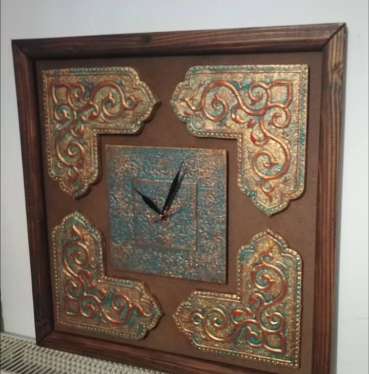 ساعت دیواری طرح کلاسیک ایرانی