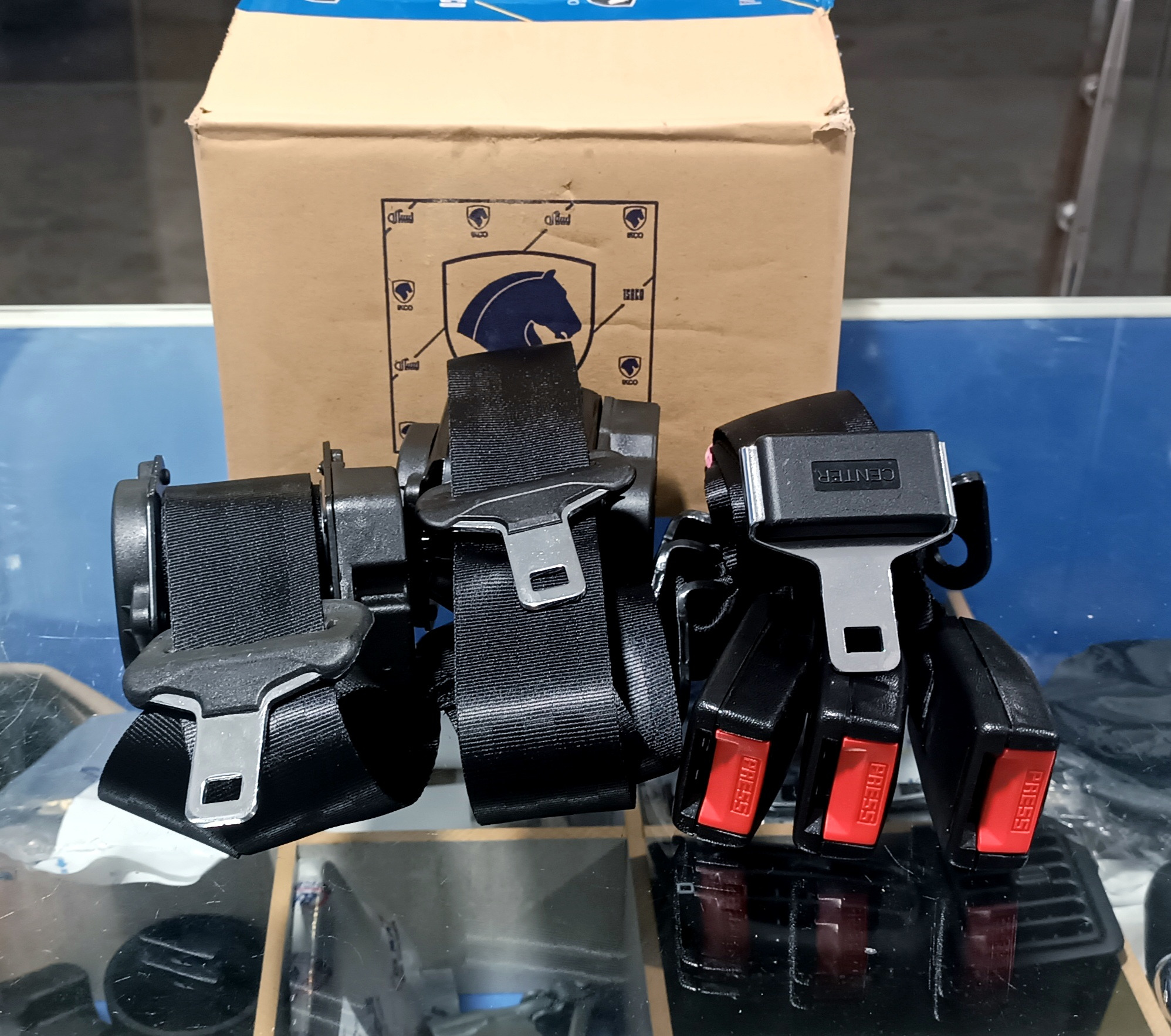 مجموعه کمربند ایمنی عقب پژو 405 مشکی ایساکو