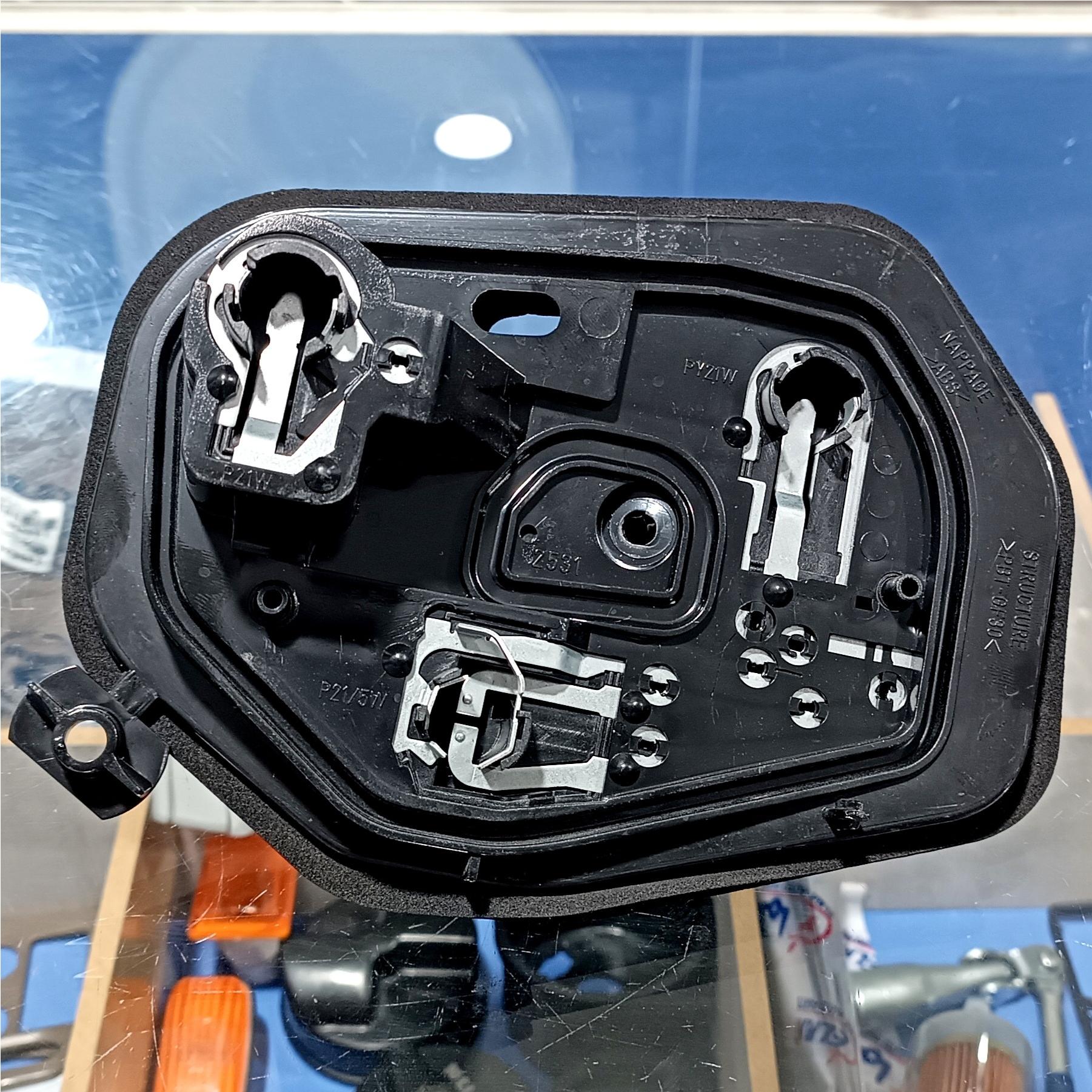 جالامپی خطر عقب راست قدیم 206 جمعساز