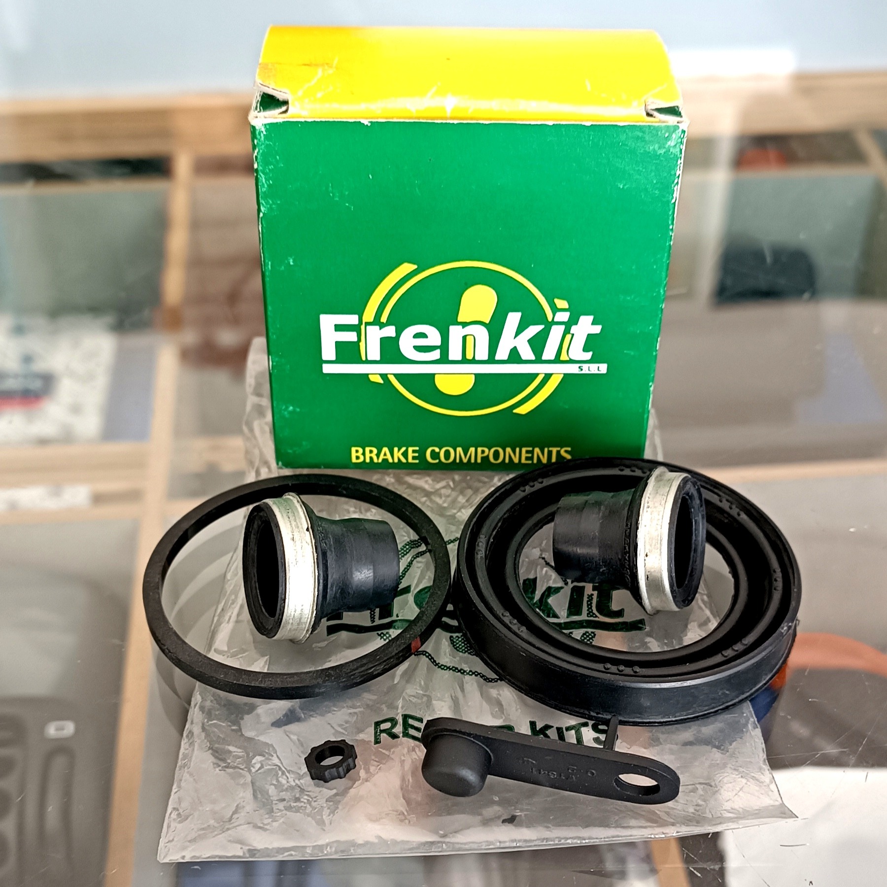 لوازم تعمیری ترمز چرخ جلو 206 فرنکیت