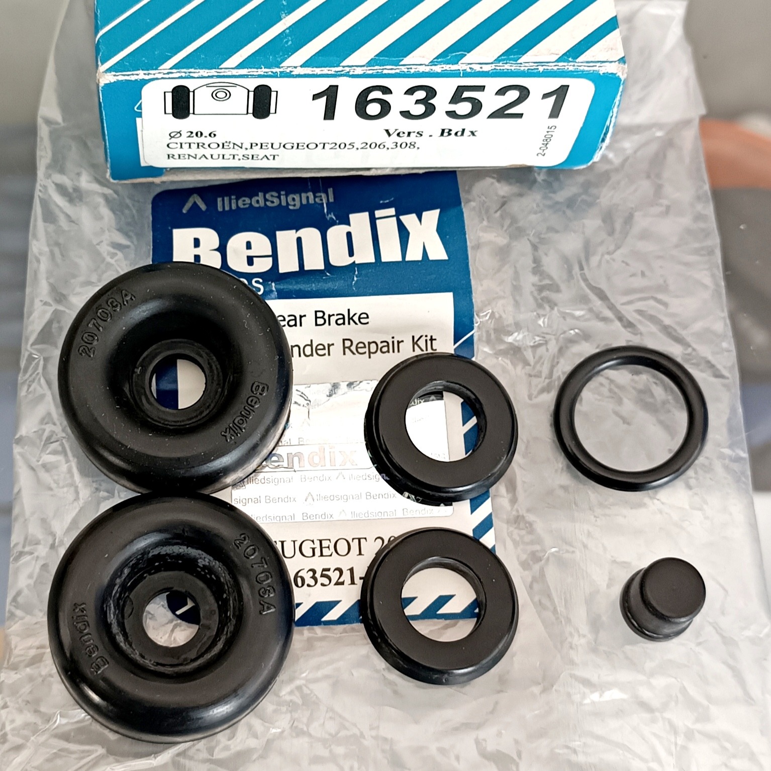 لوازم سیلندر ترمز چرخ عقب 206 بندیکس ایتالیا