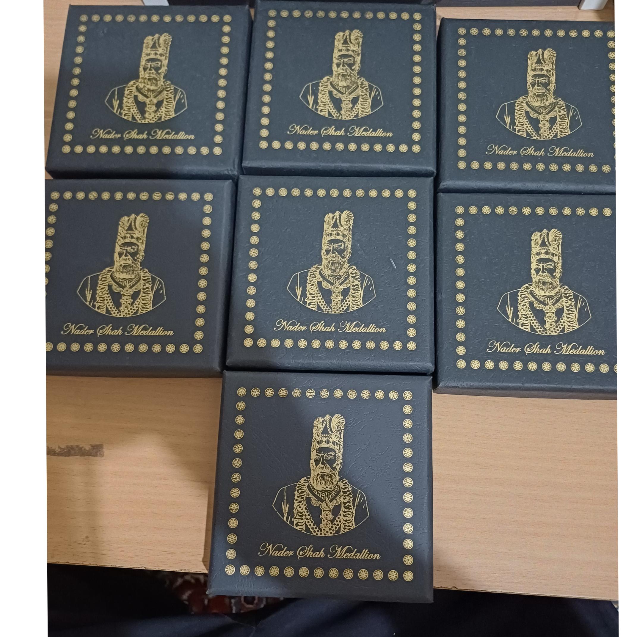 مدال برنز نادر شاه شناسنامه دار با جعبه
