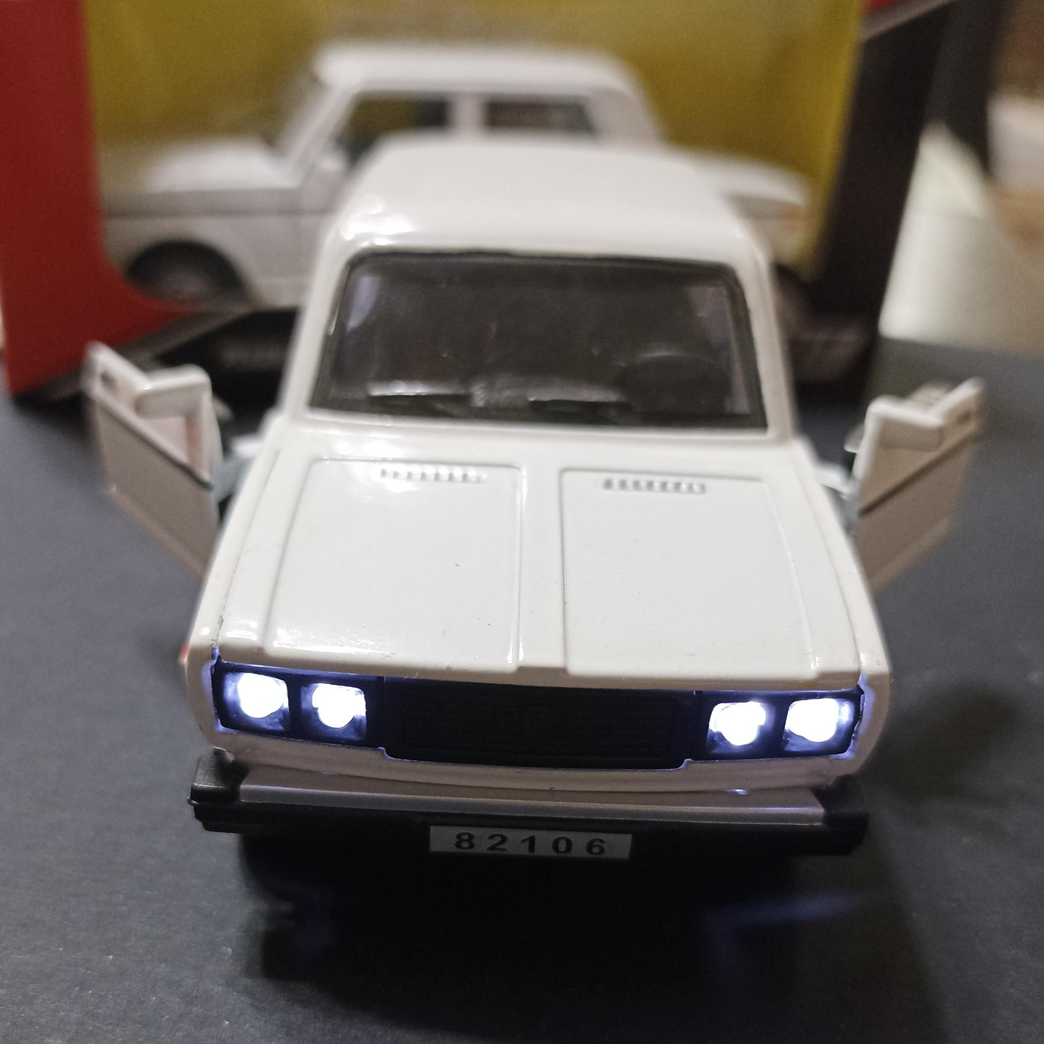 ماکت ماشین فلزی