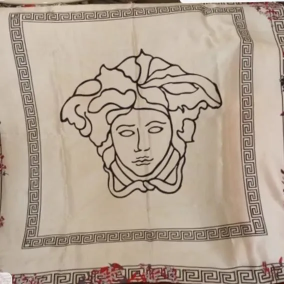 روسری ساتن ابریشم طرح ورساچه