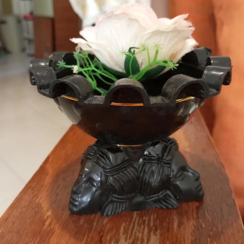 گلدان هنری طرح چهره انسان