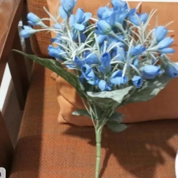 دسته گل مصنوعی غنچه های آبی رنگ