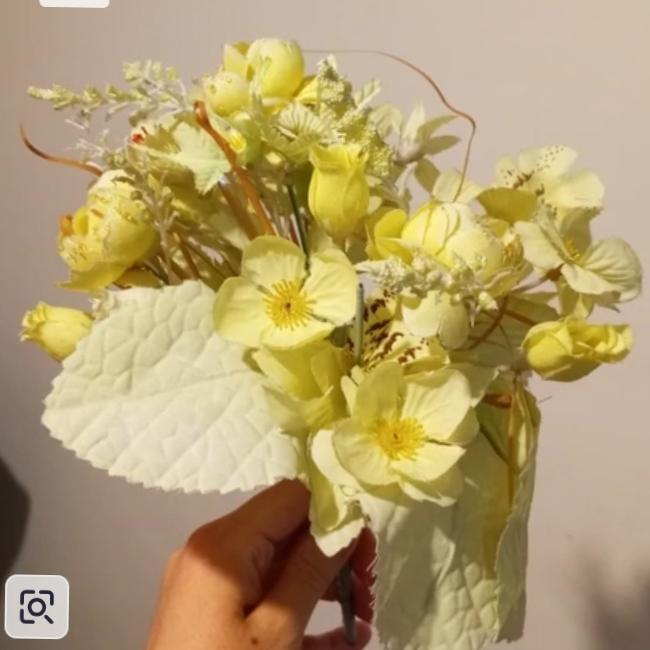 گل مصنوعی عروس و رز لیمویی
