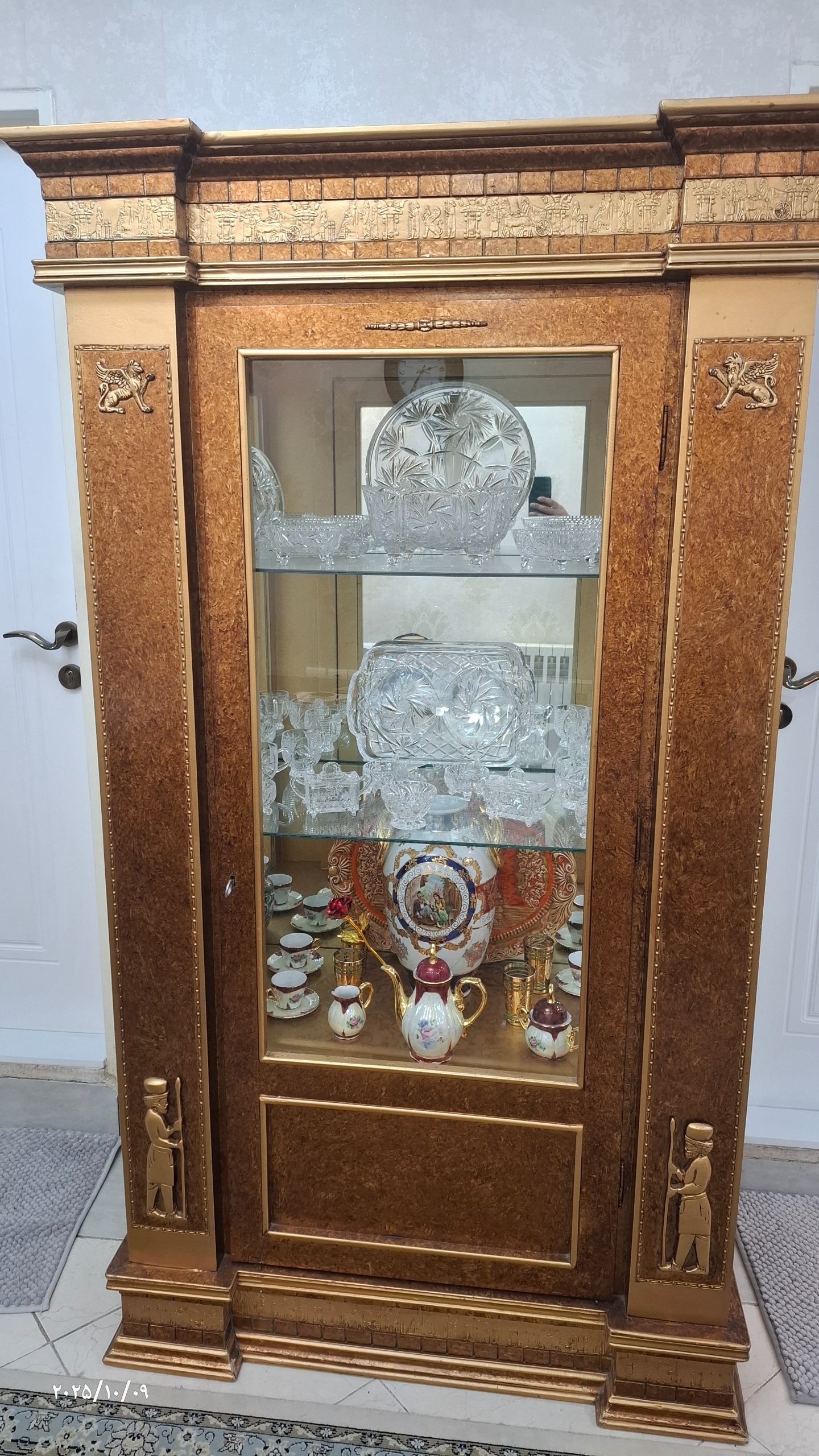 بوفه سه طبقه