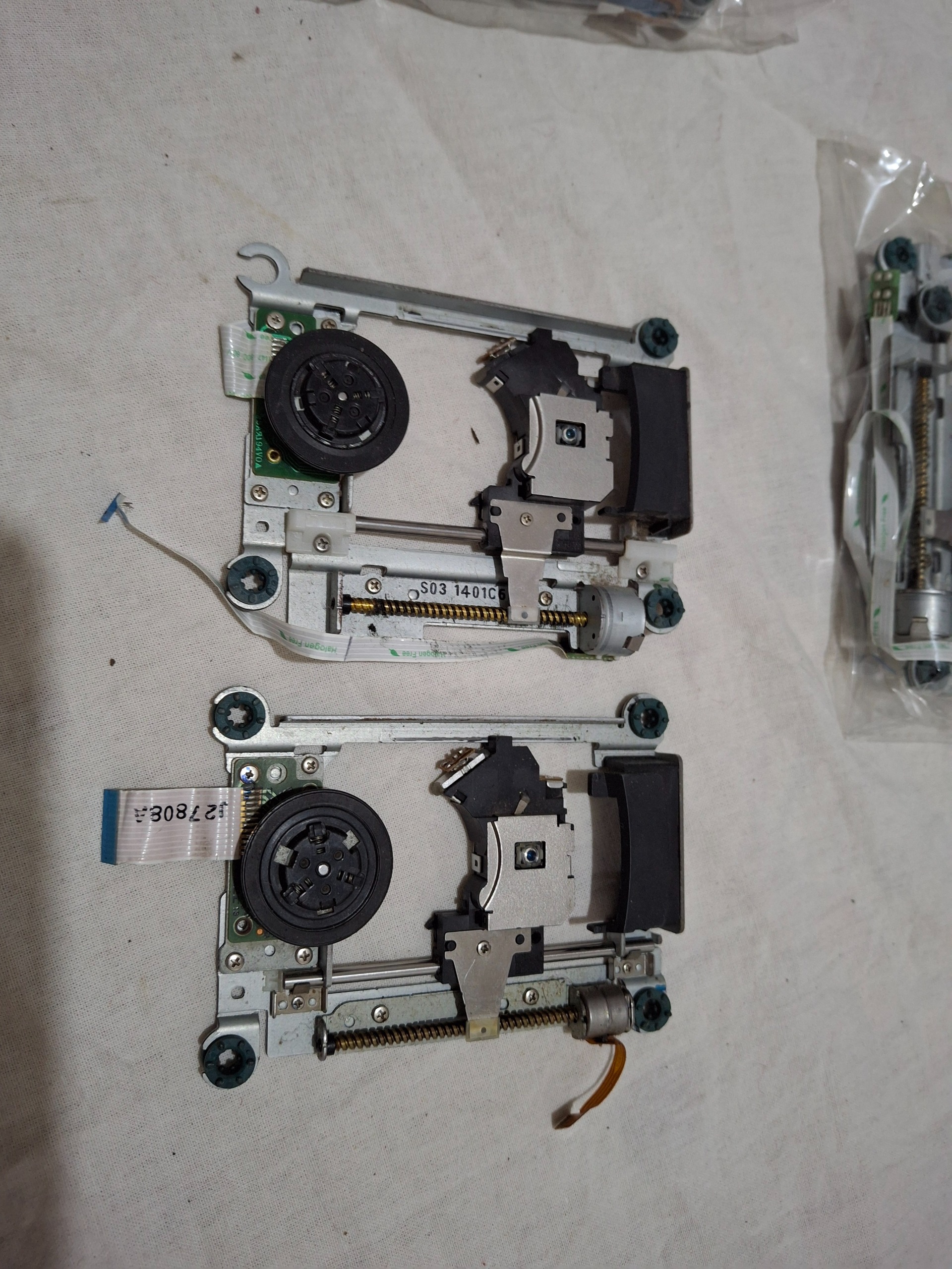 تعدادی لنز ps2 اورجینال