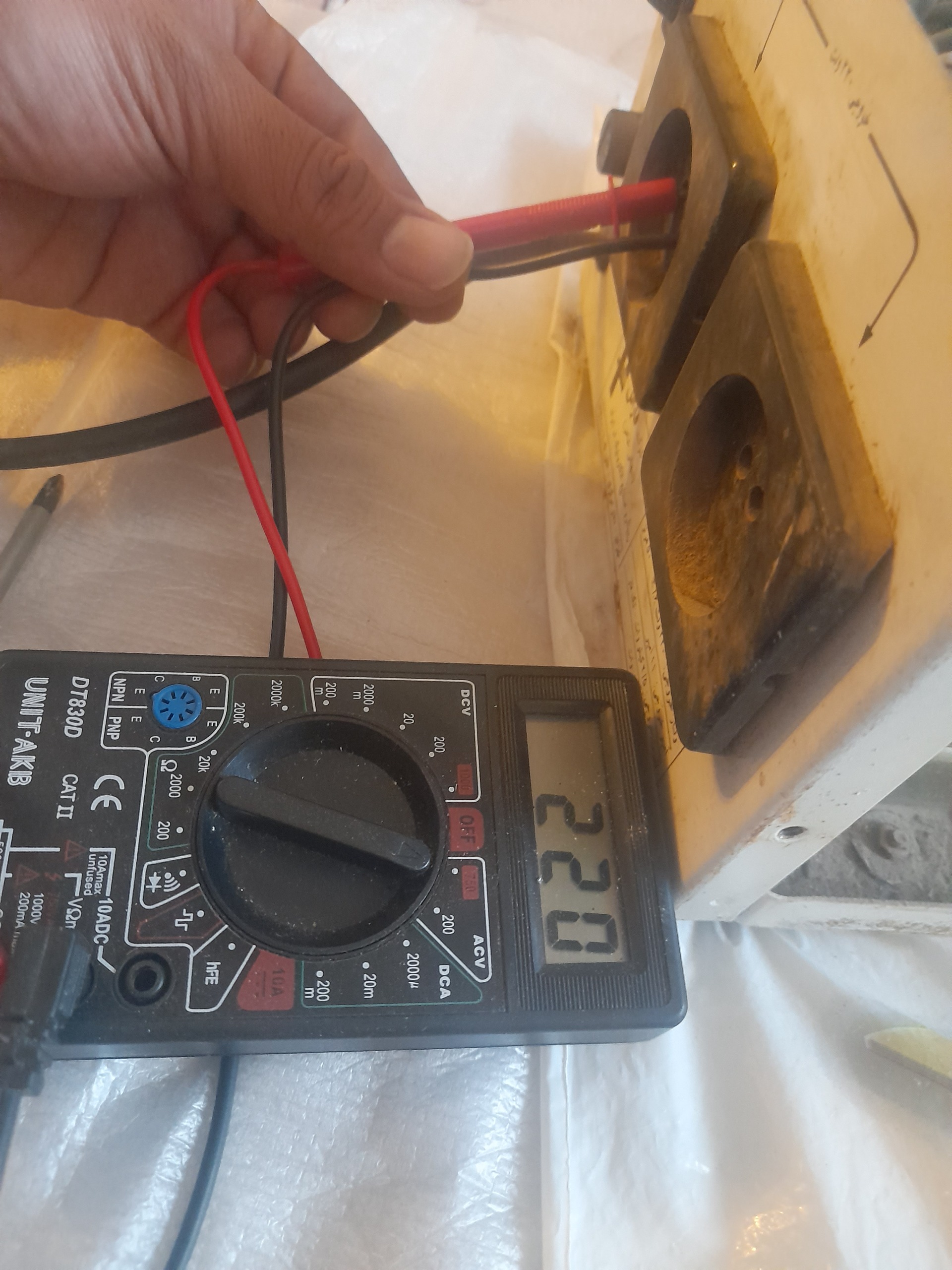 محافظ برق فاراتل 2.5 کیلو وات