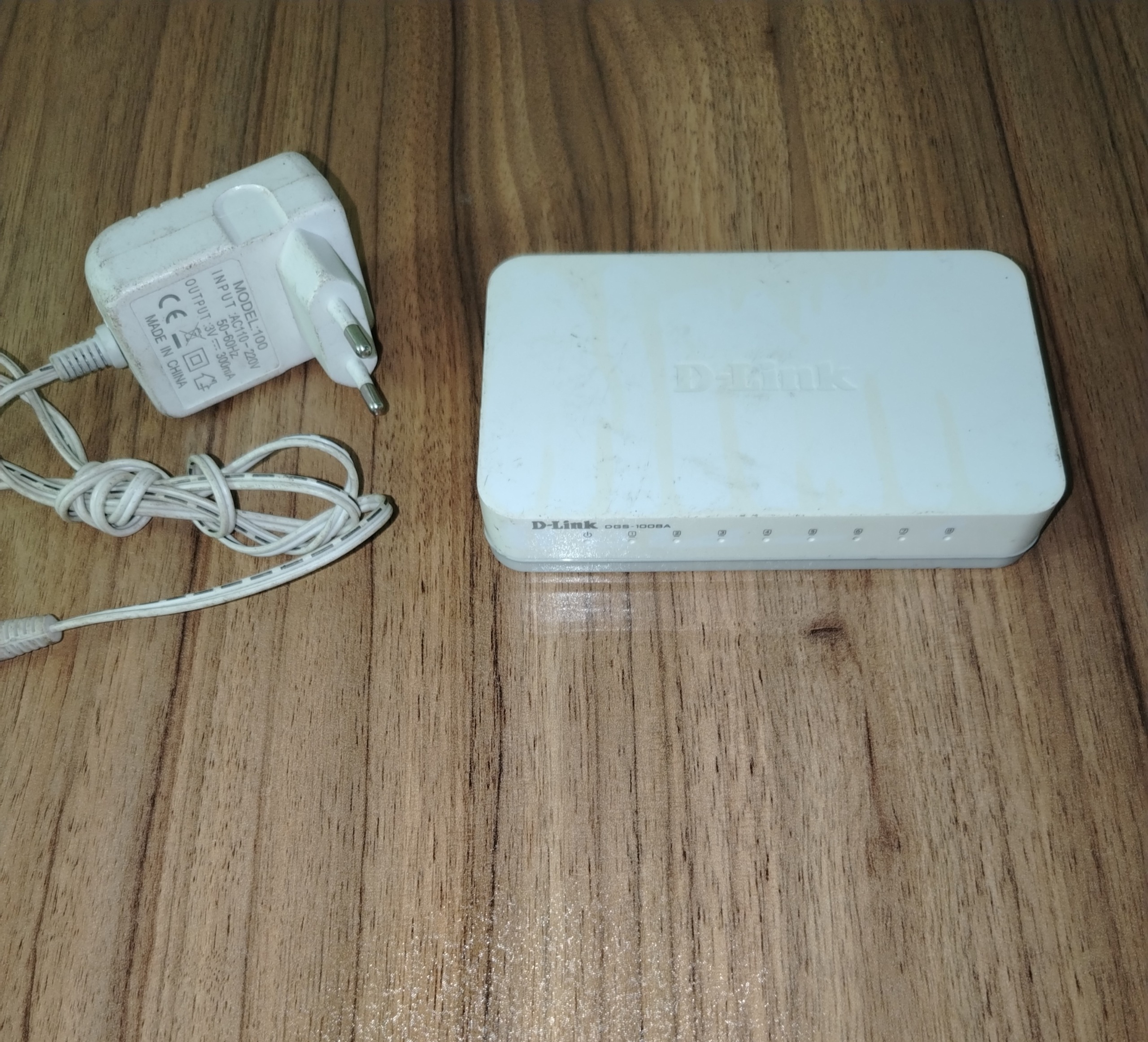 سوییچ دیلینک DGS-1008A