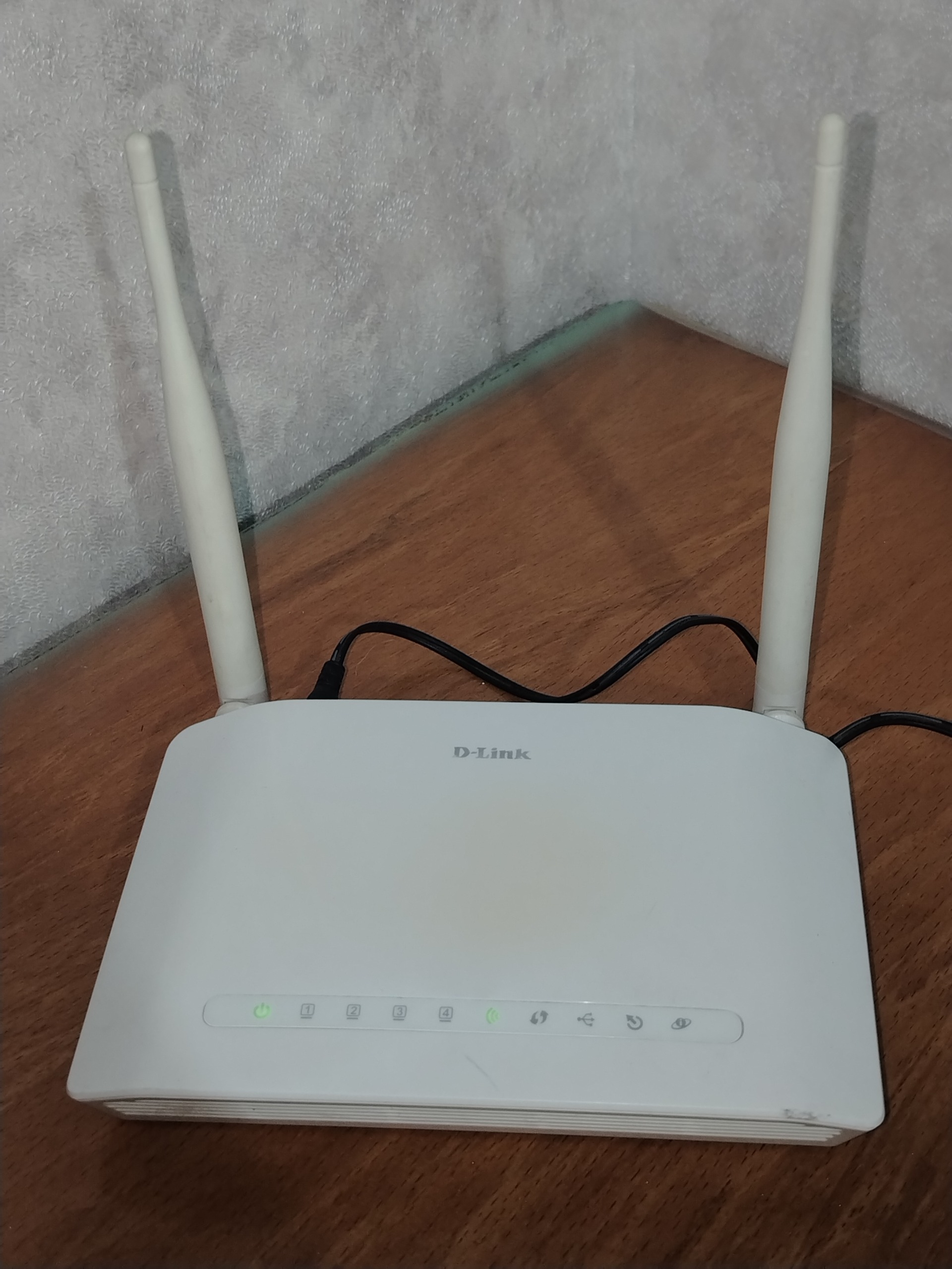 مودم روتر D-Link DSL-2750U با آداپتور