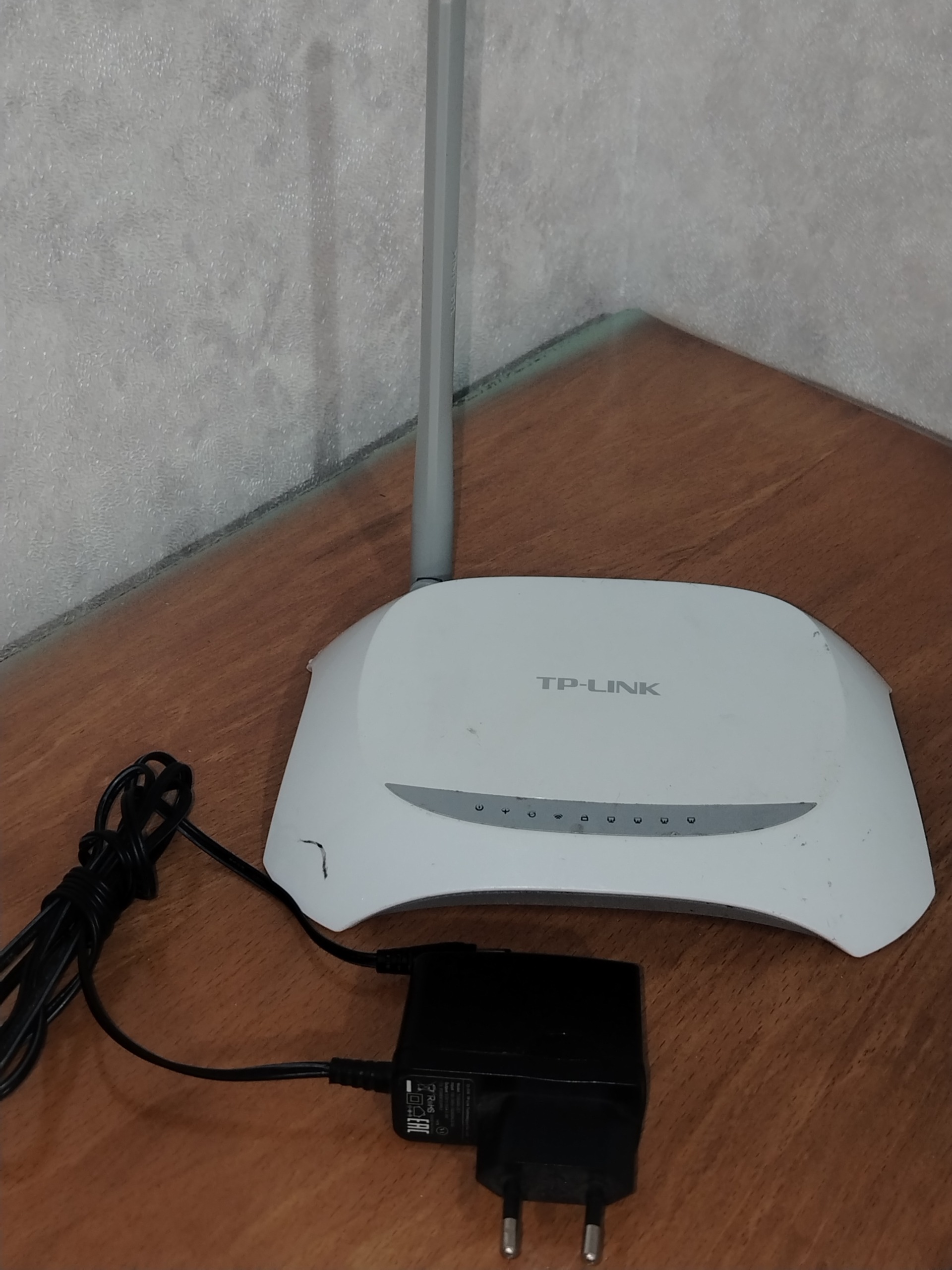 TP-Link TD-W8901N V3 چهار پورت با آداپتور