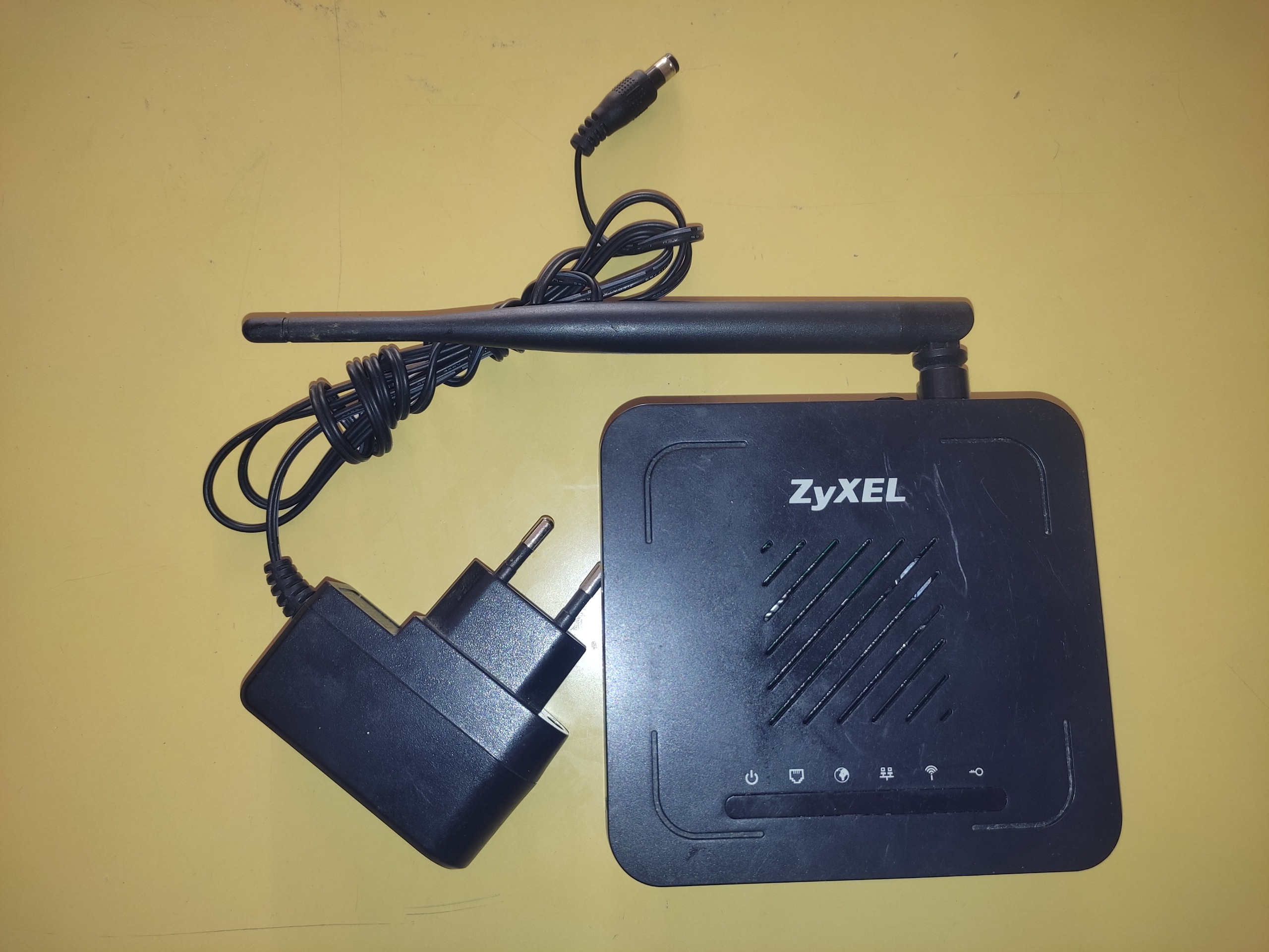مودم زایتسل مدل DEL1201-T10A/B