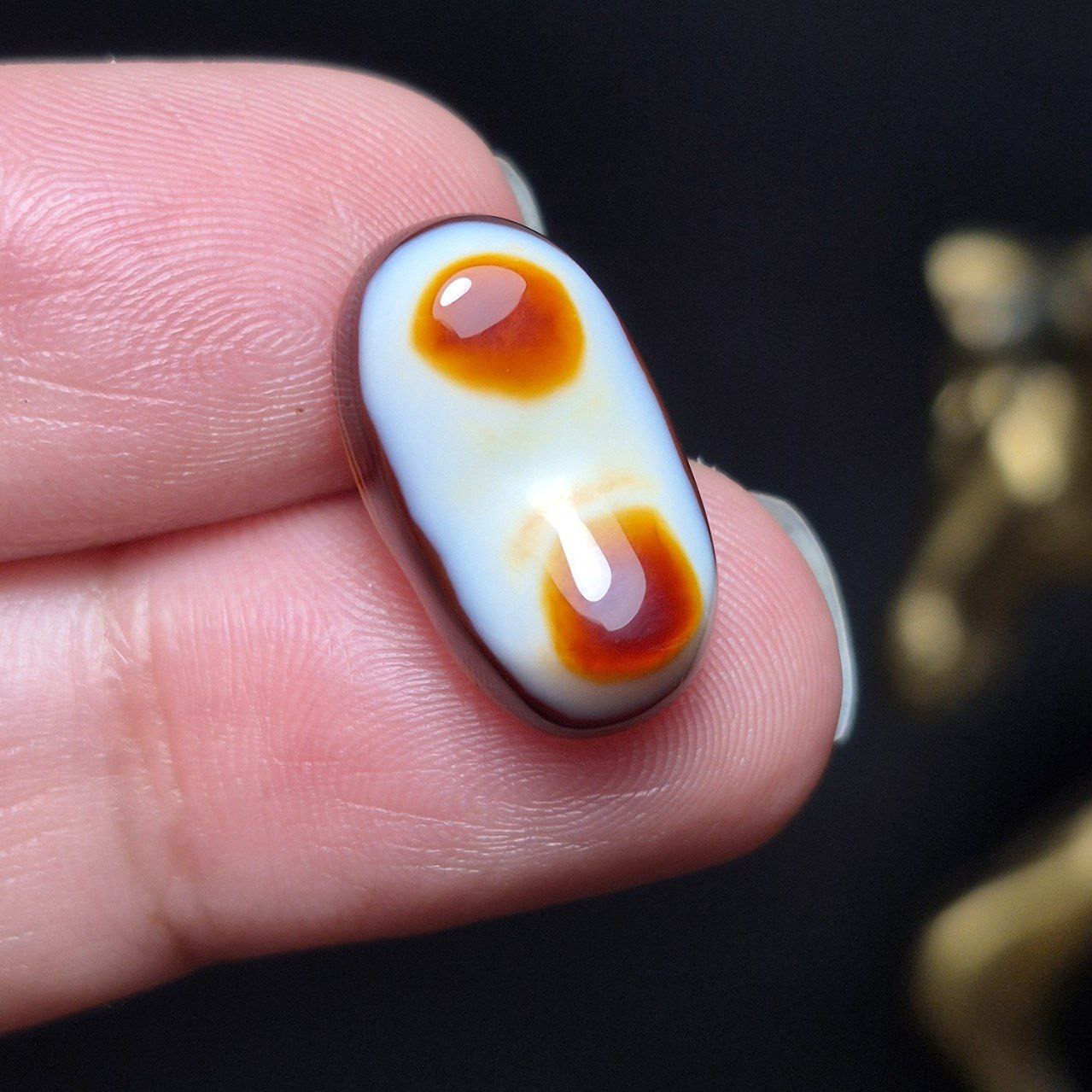 نگین سنگ عقیق باباقوری دوکوهانه معدنی کد k1152