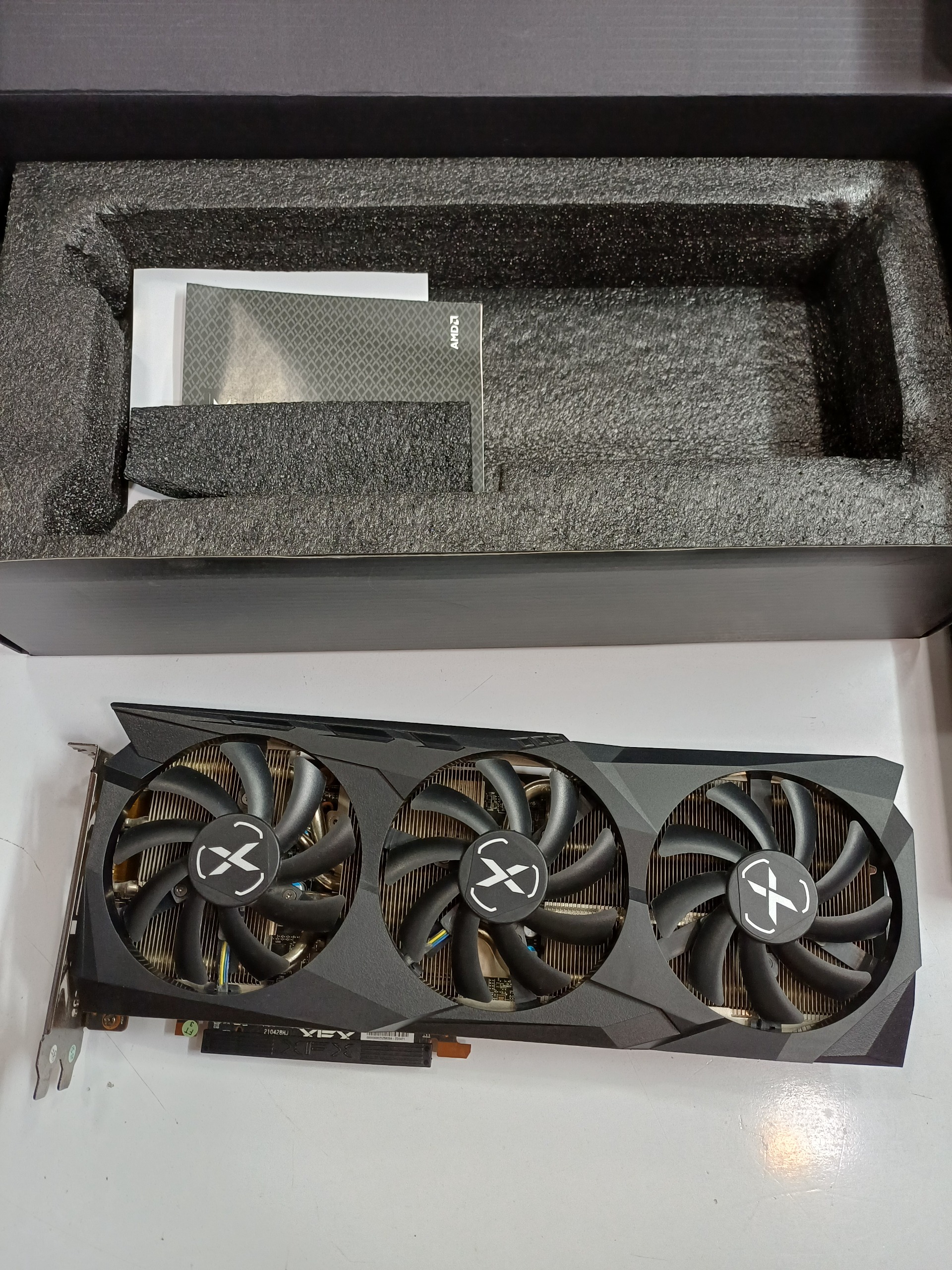 کارت گرافیک XFX 6700xt swift 12g DDR6 256bit