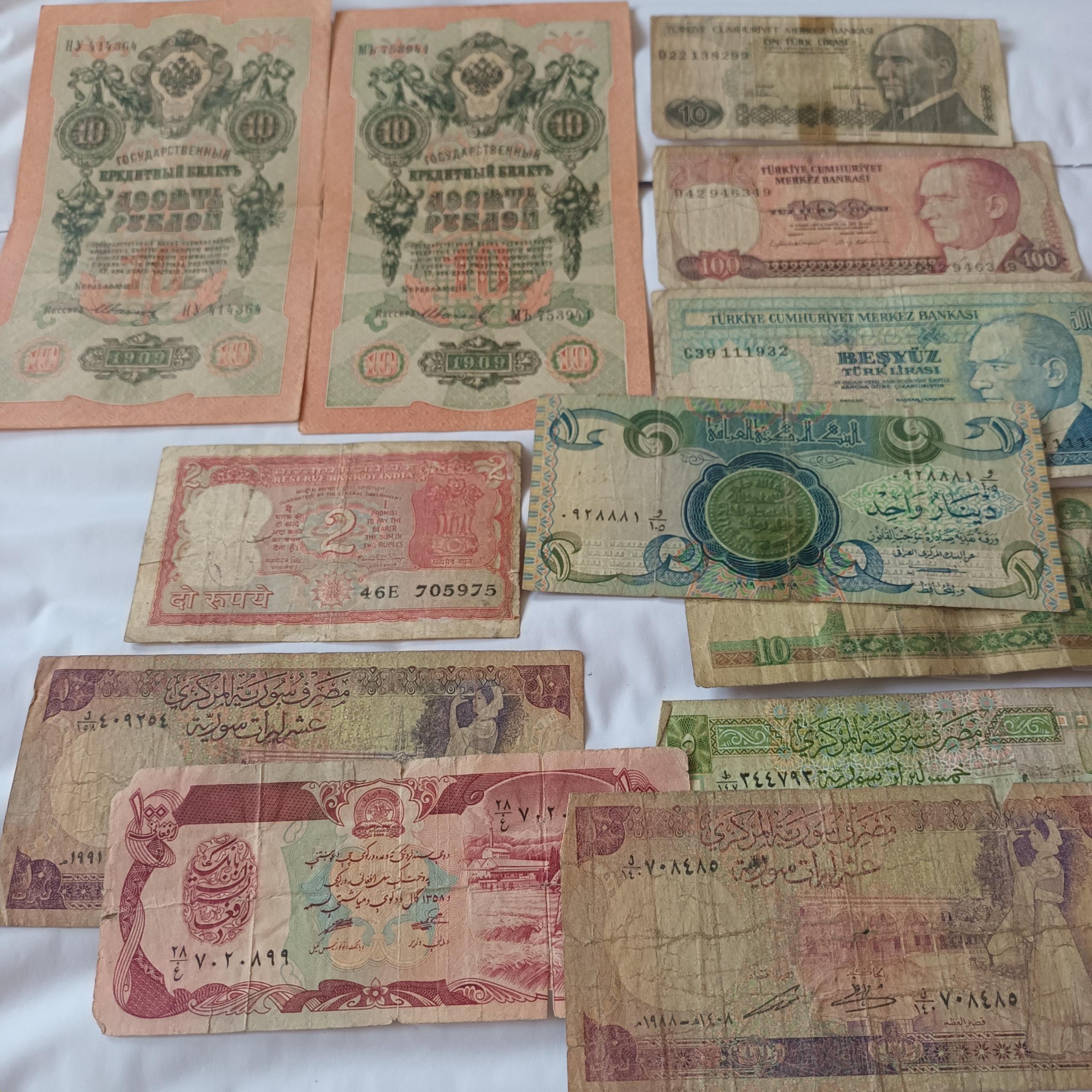 12 عدد اسکناس خارجی