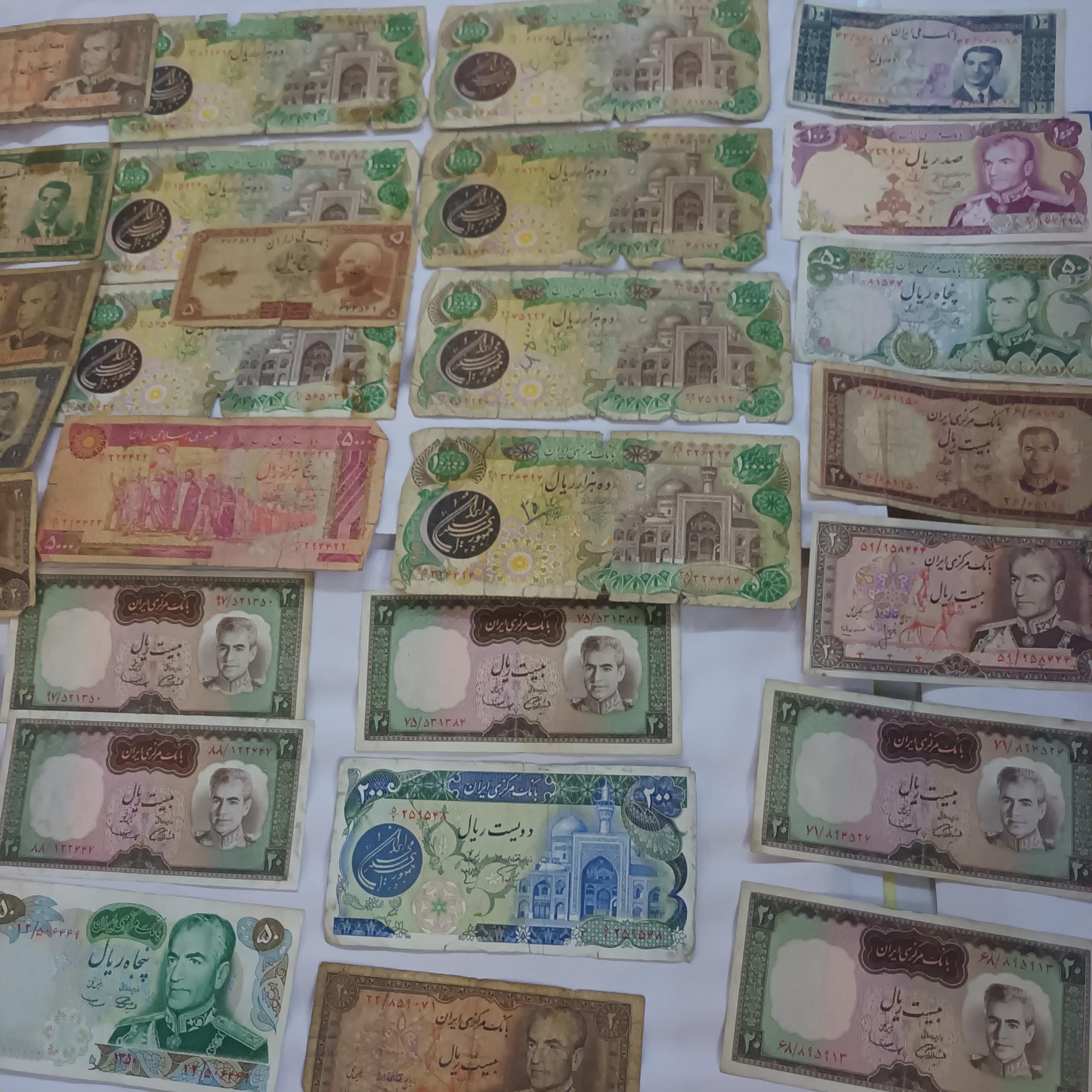 28 عدد اسکناس شاهی کارکرده