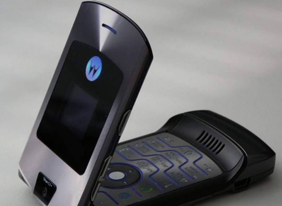 سوووپرگوشی موتورولا v3i فووول با باتری و شارژر نو