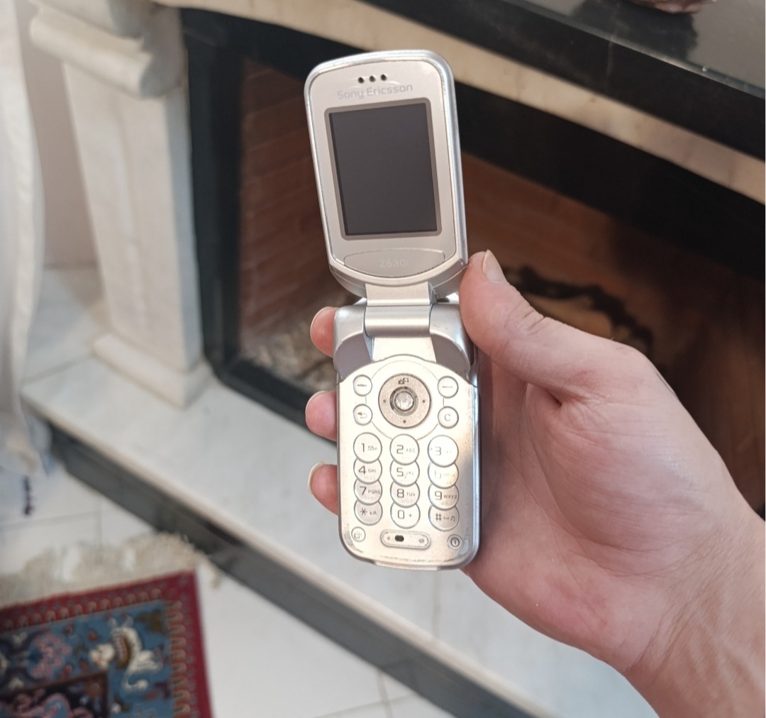 حراج گوشیz530iسونی اریکسون فابریک وباتری وشارژرنو