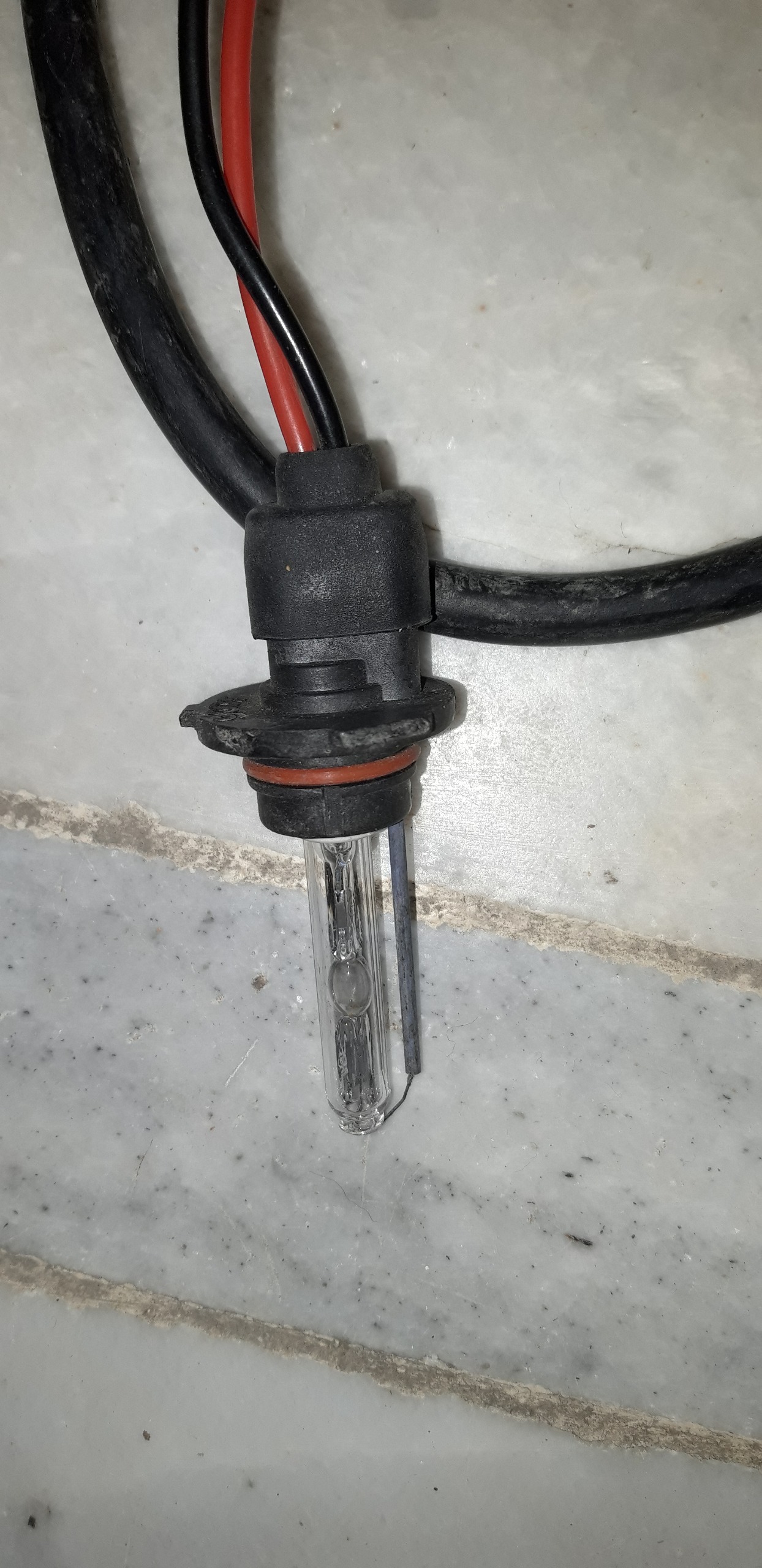 یک لامپ زنون موتور بزرگ قوی