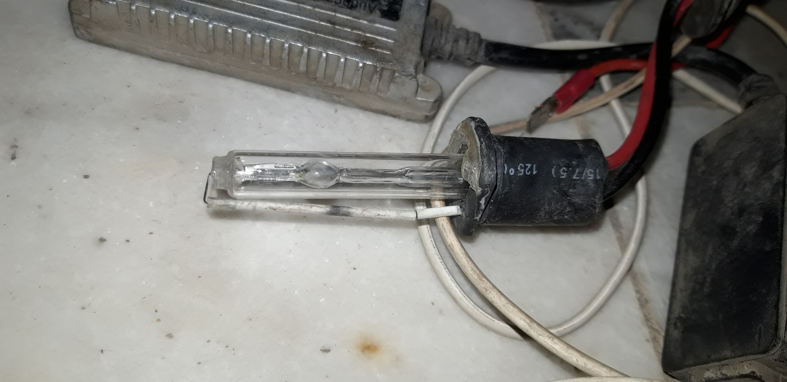 لامپ زنون قوی