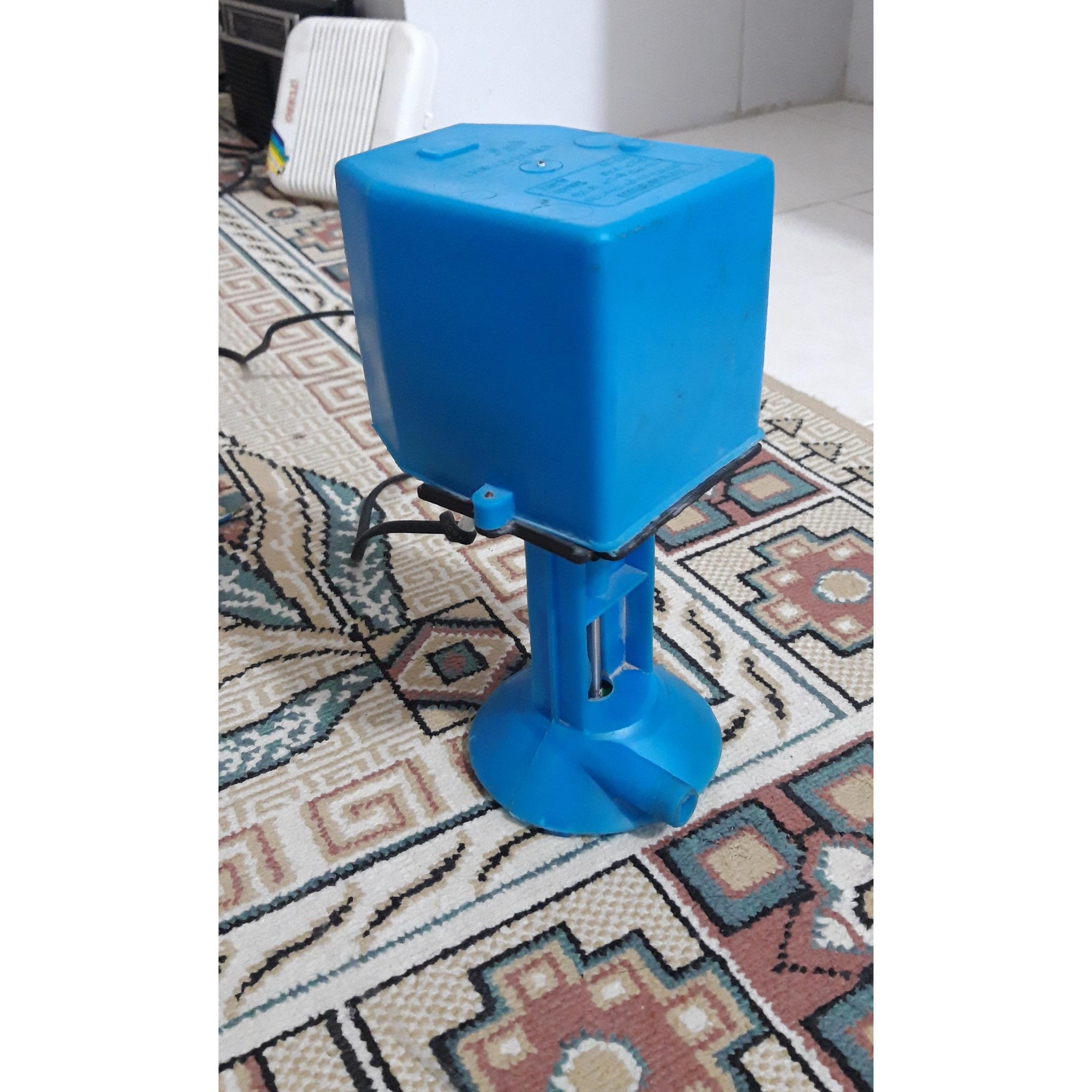 پمپ آب کولر ضد اب سالم و قوی. توضیح توجه