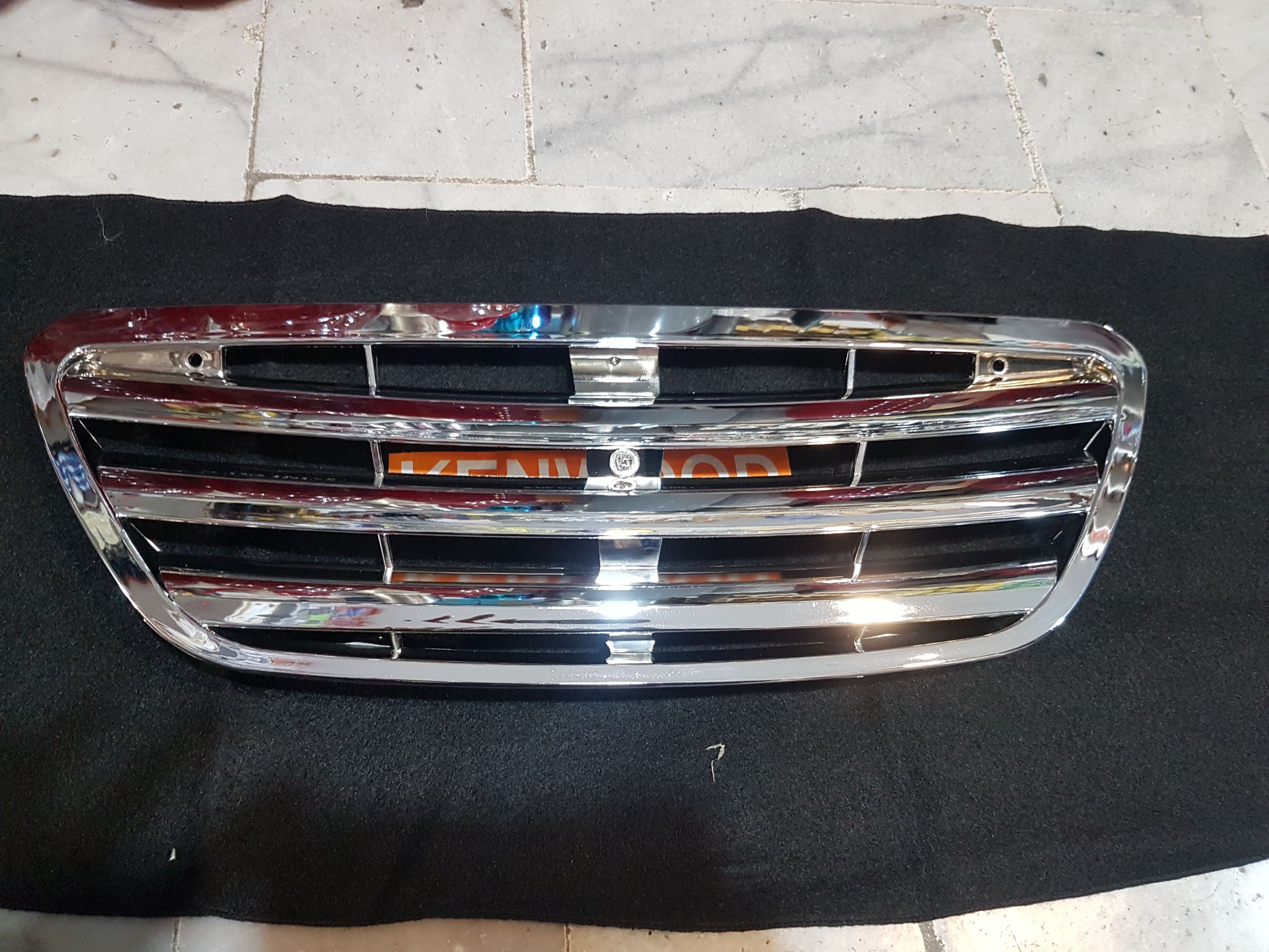 جلو پنجره تیبا مدل سه خط استیل