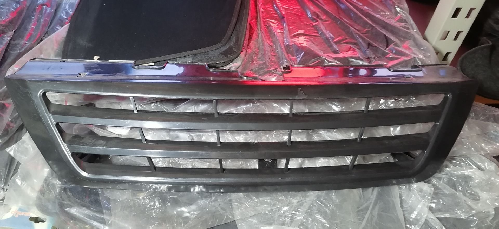 جلو پنجره پراید 111 و 132 دو خط مشکی خام