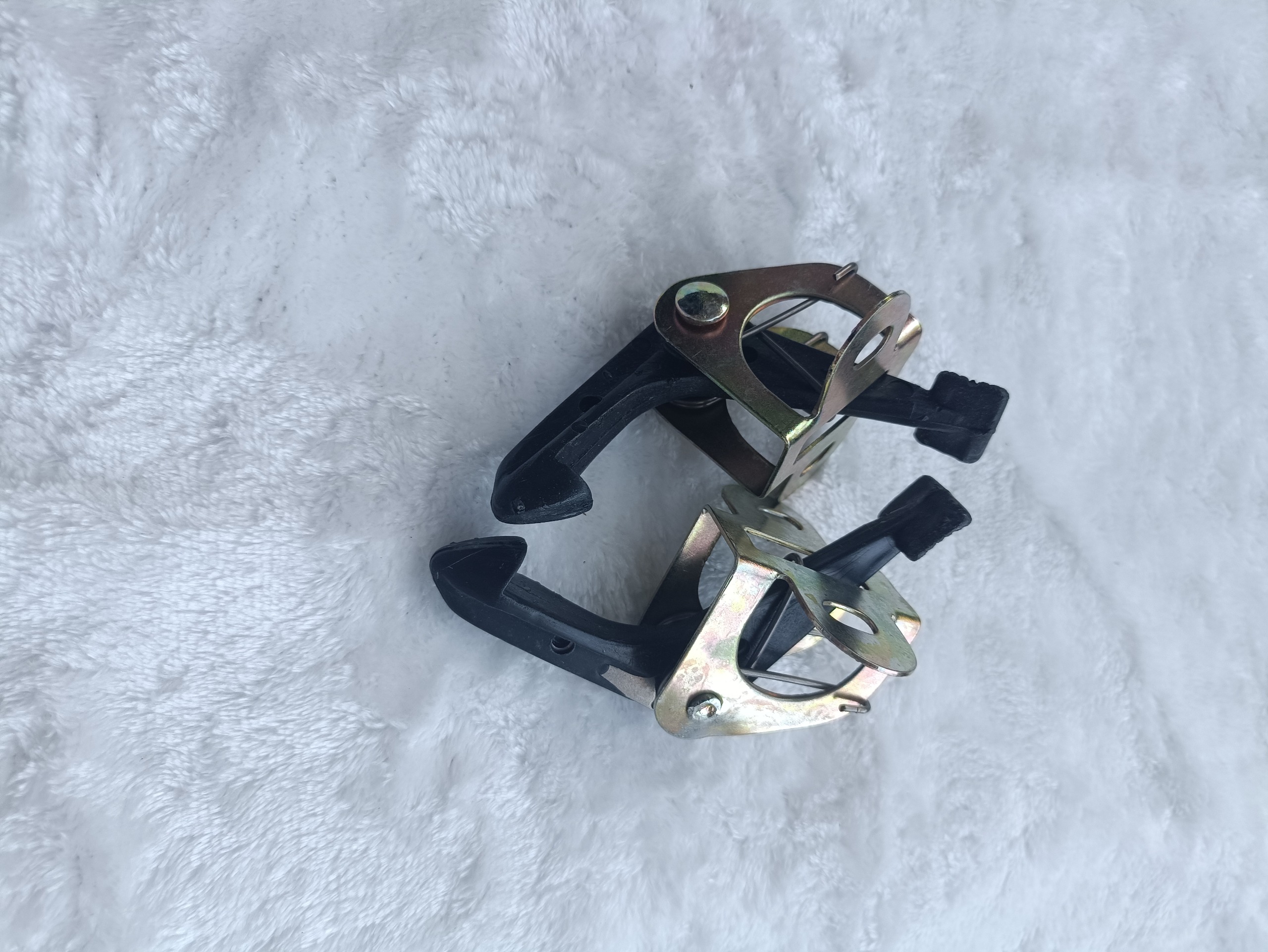 گیره صندلی عقب پی کی و رنو5 بسته دو عددی