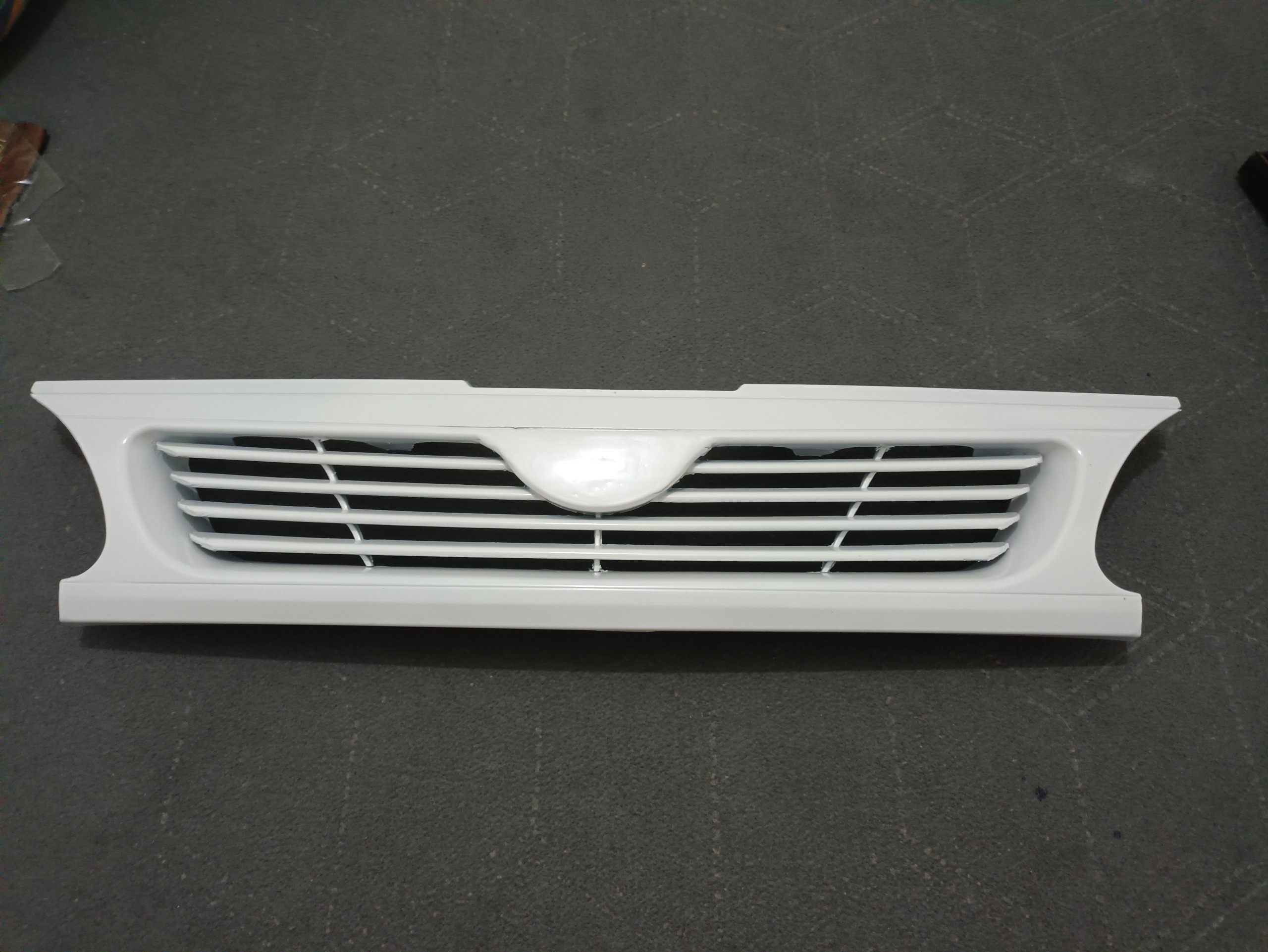 جلو پنجره پراید مدل سوناتایی سفید