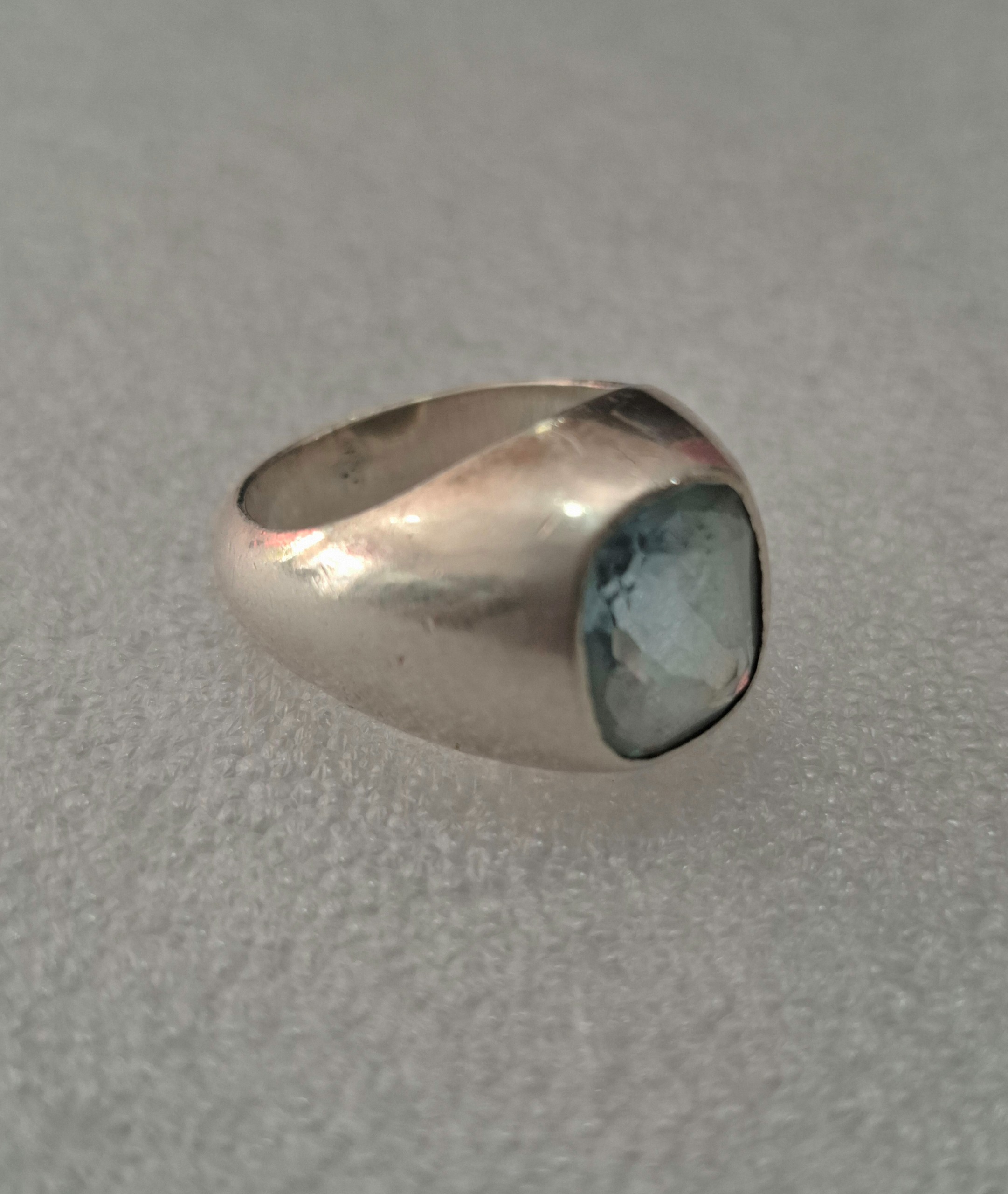 انگشتر فاخر توپاز سوییس