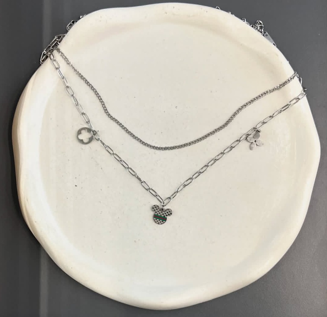 .Silvery vibes only