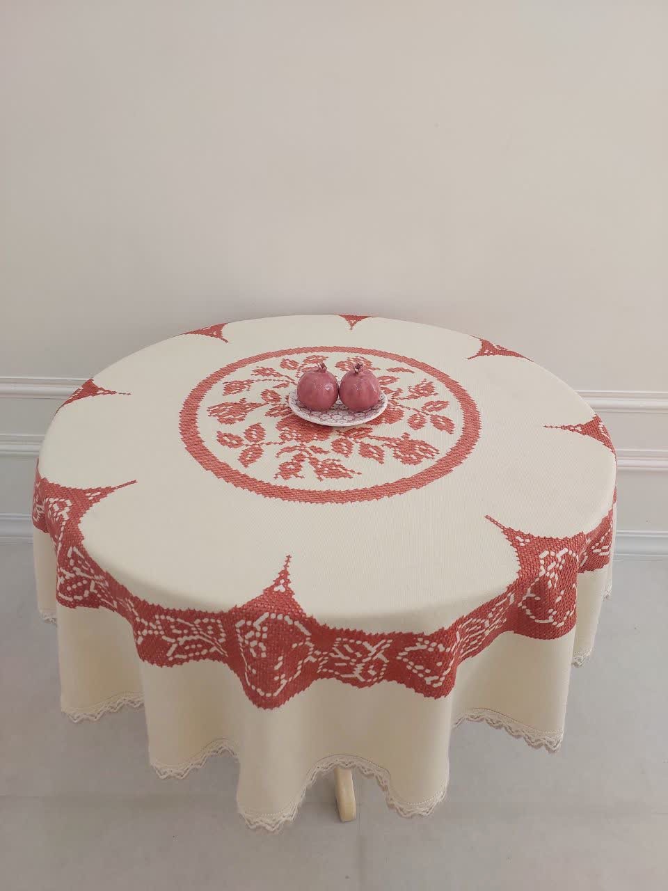 رومیزی گرد شماره دوزی