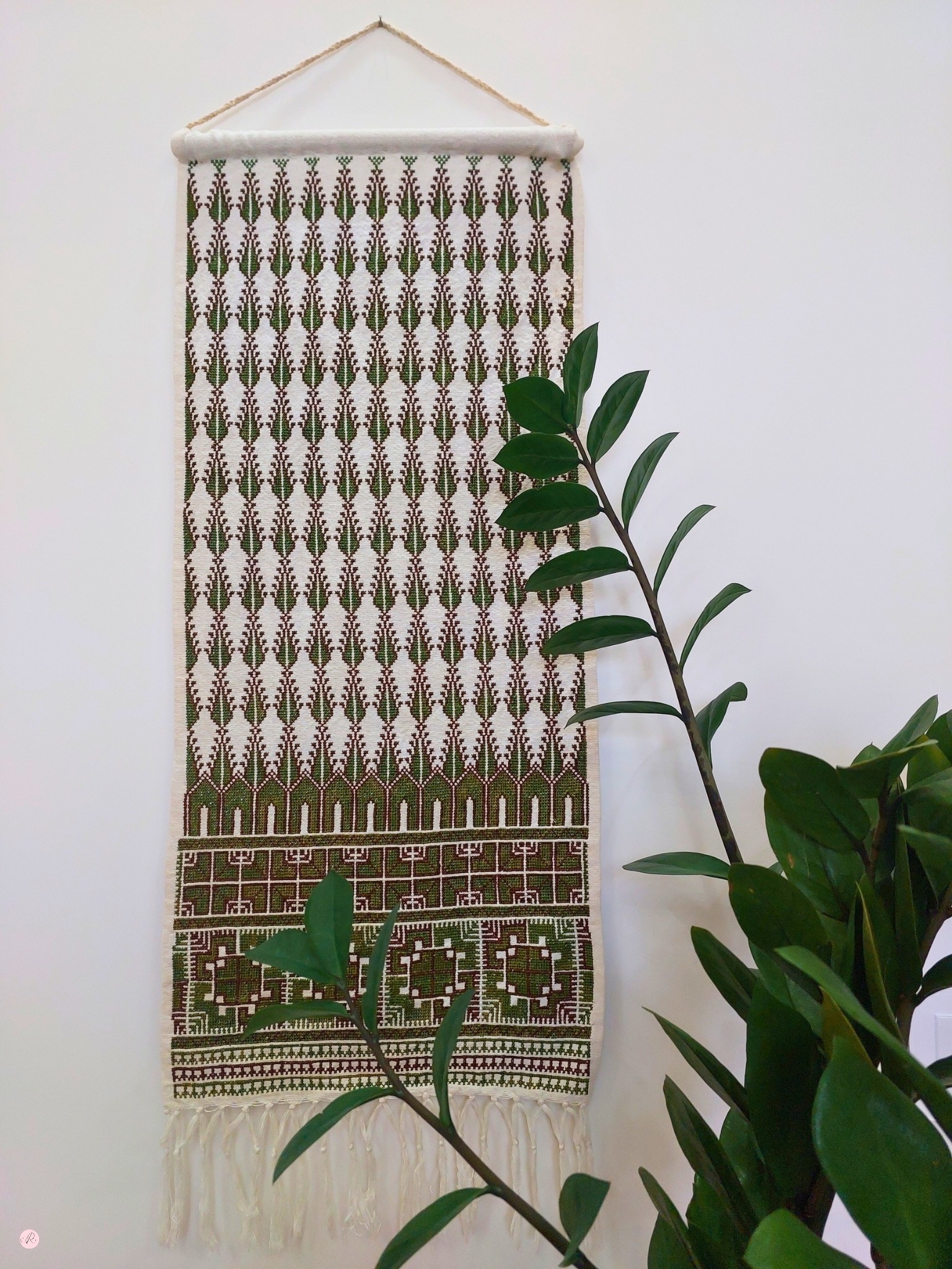 رانر و دیوارآویز گلدوزی دستدوز