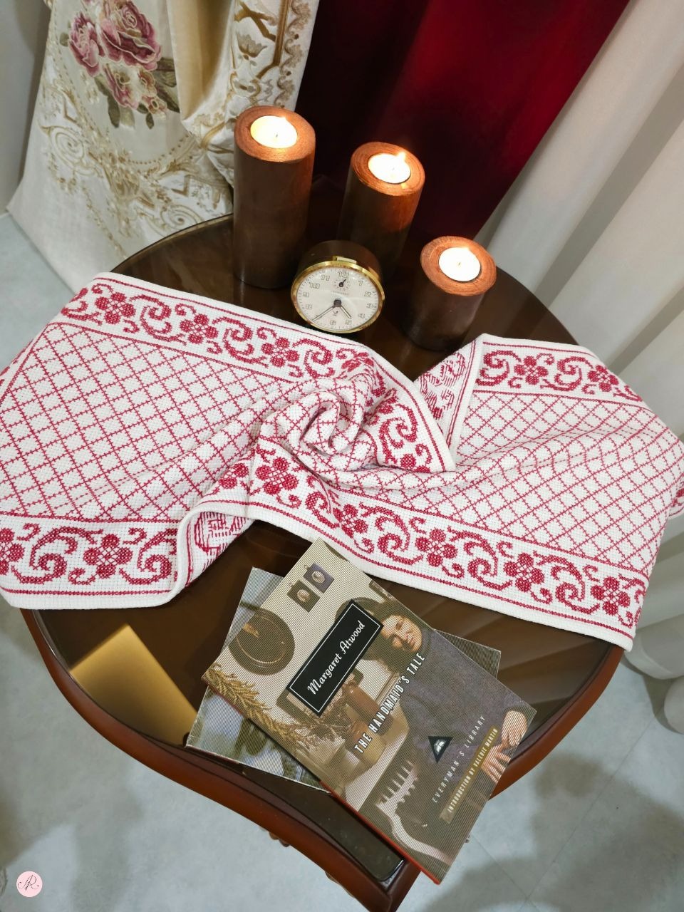 رومیزی گلدوزی دست دوز