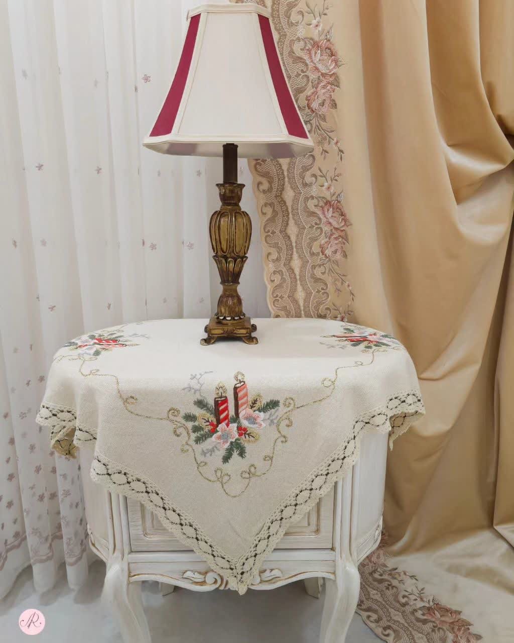 رومیزی گلدوزی دستدوز