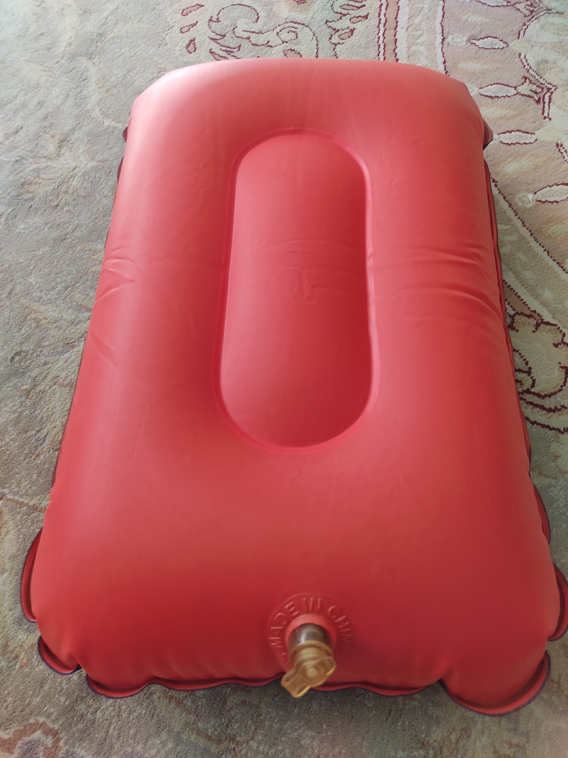 بالشت مسافرتی بادی