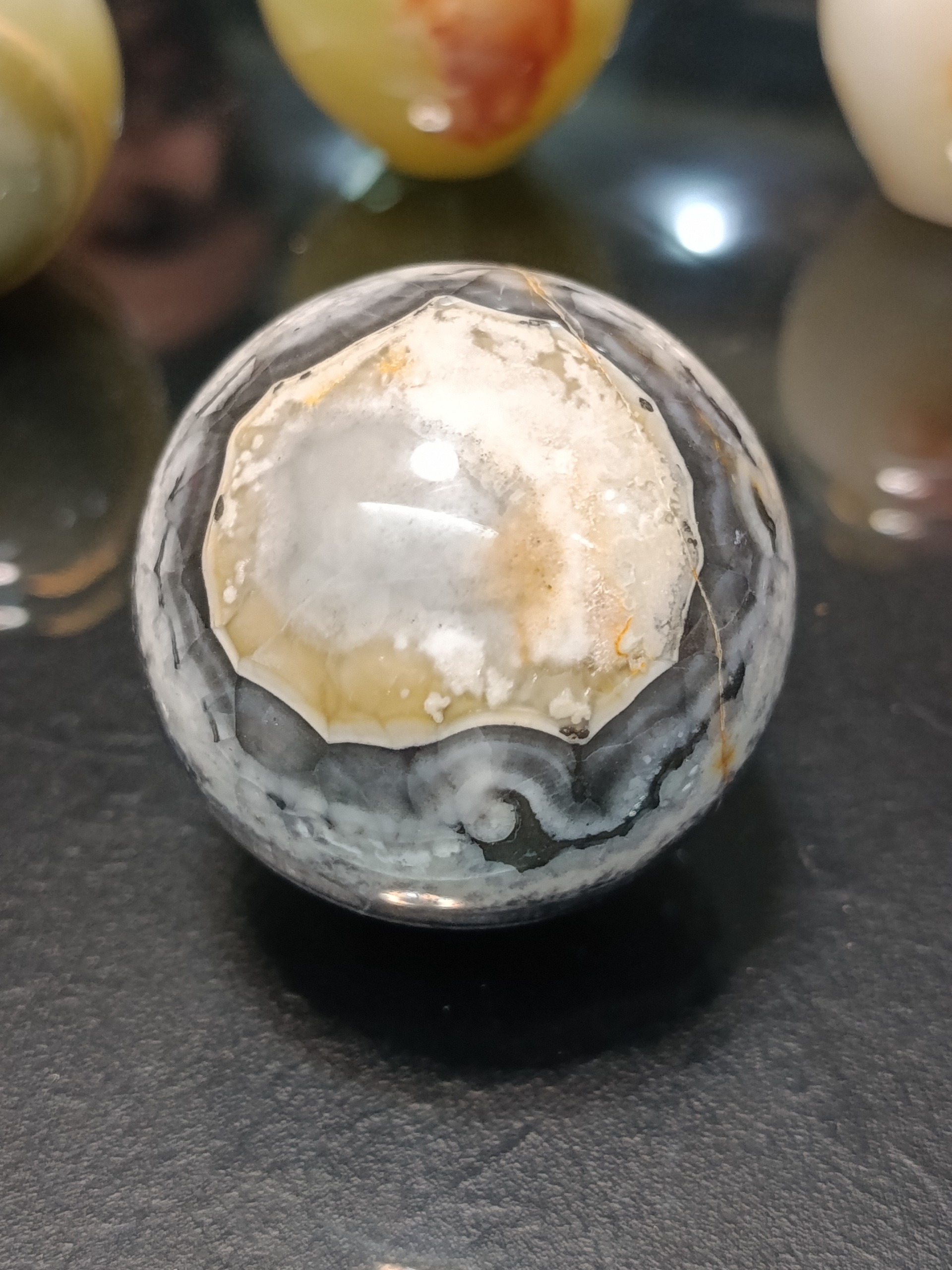 گوی سنگی طبیعی کلکسیونی