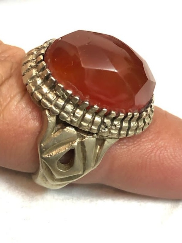 انگشتر با نگین عقیق تراش جواهری زیبا وانتیک