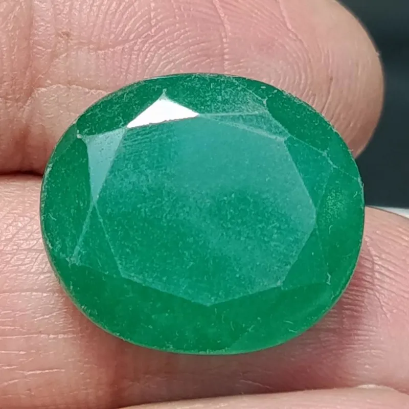 زمرد سبز طبیعی زیبا و چشم نواز