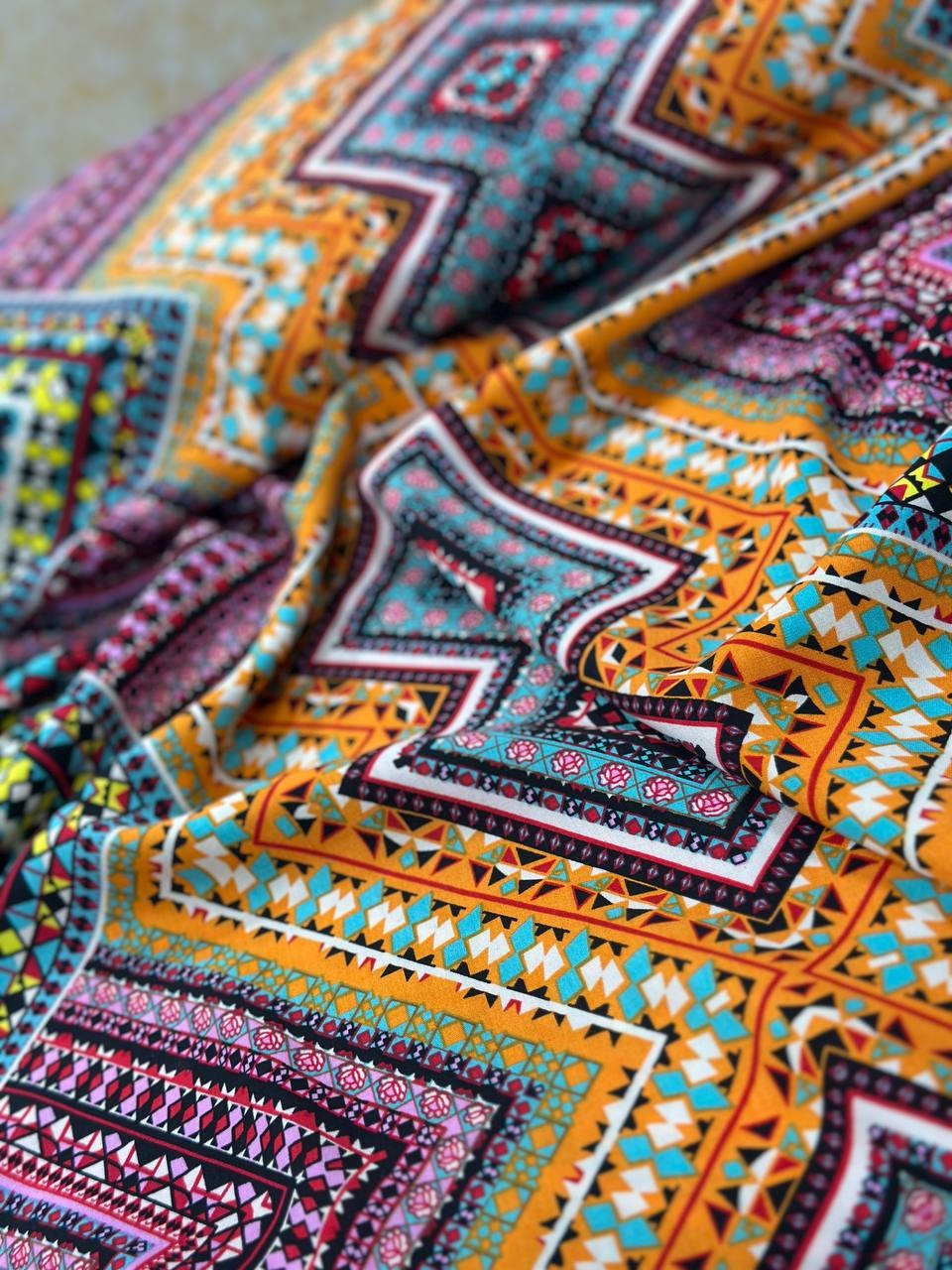 پارچه نخی طرح سنتی