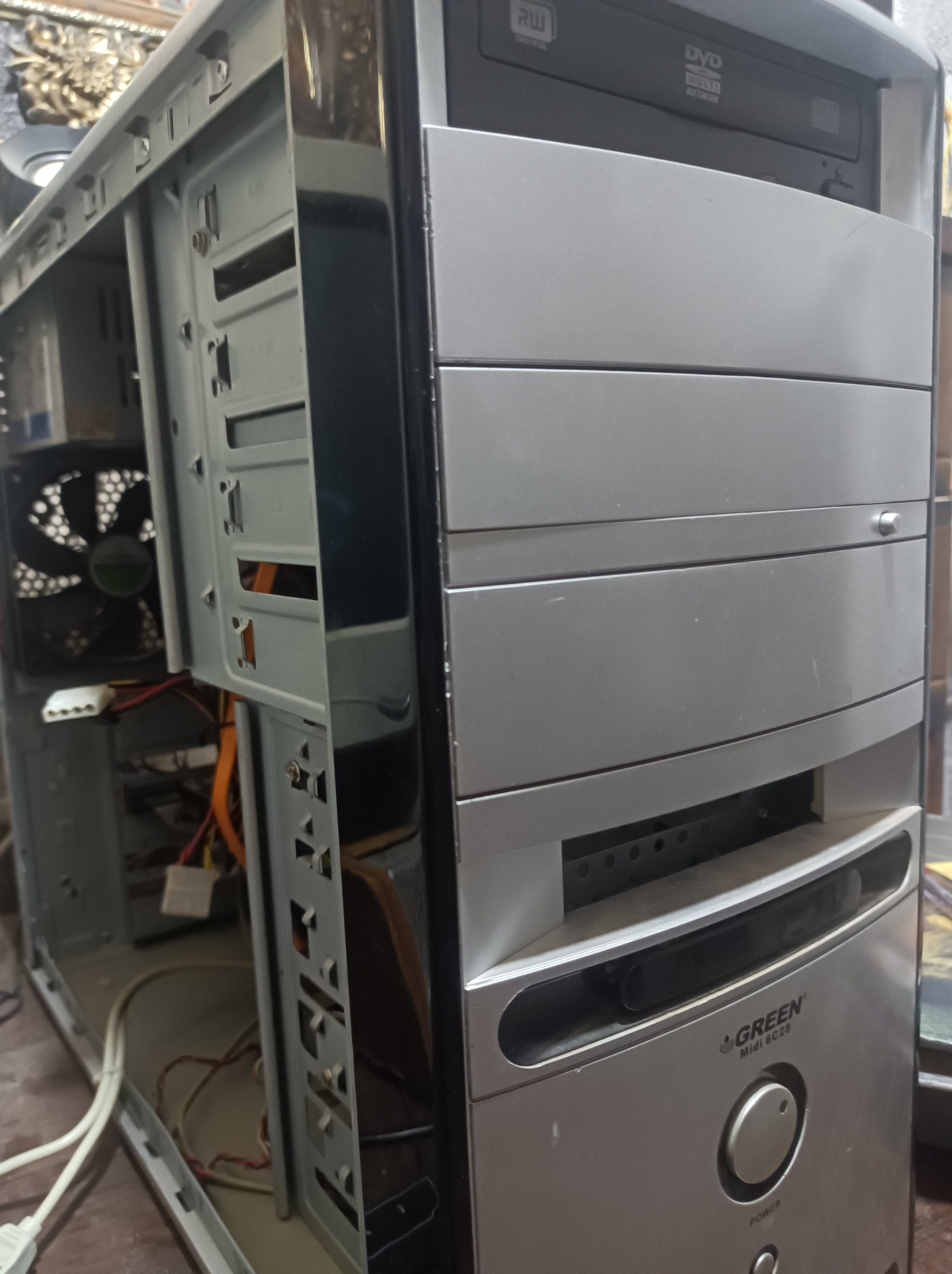 کیس گرین دانشجویی یا اداری