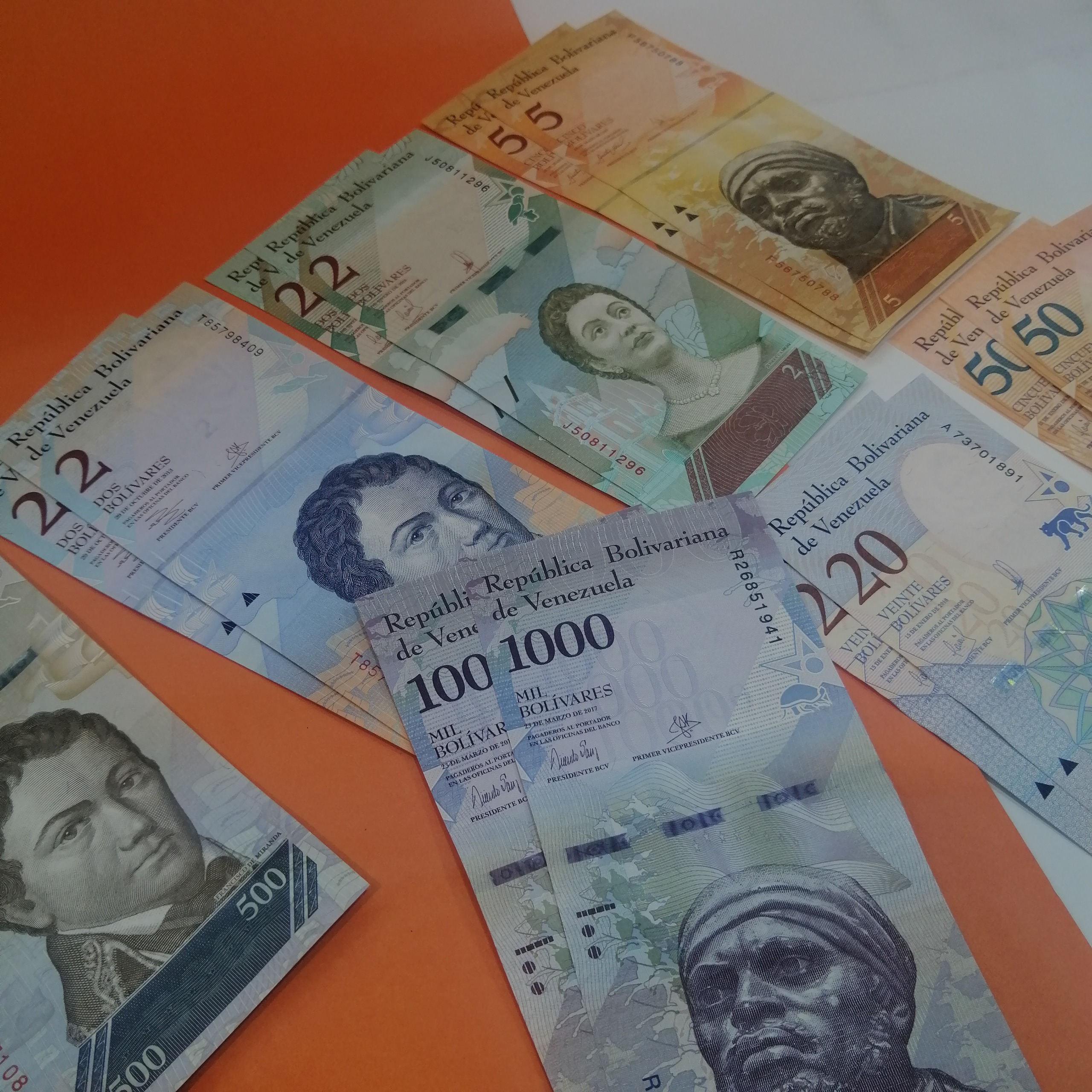 7جفت اسکناس ونزوئلا خشک (14عدد)