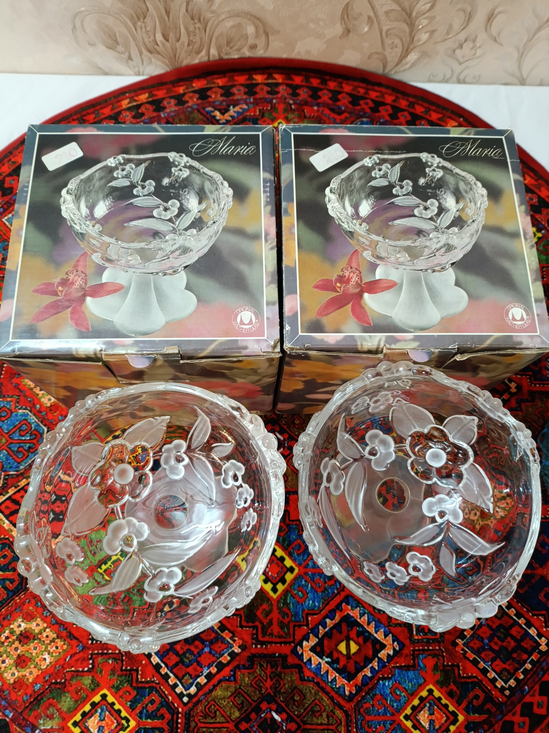 شکلات خوری پایه دارکریستال گل برجسته آلمان