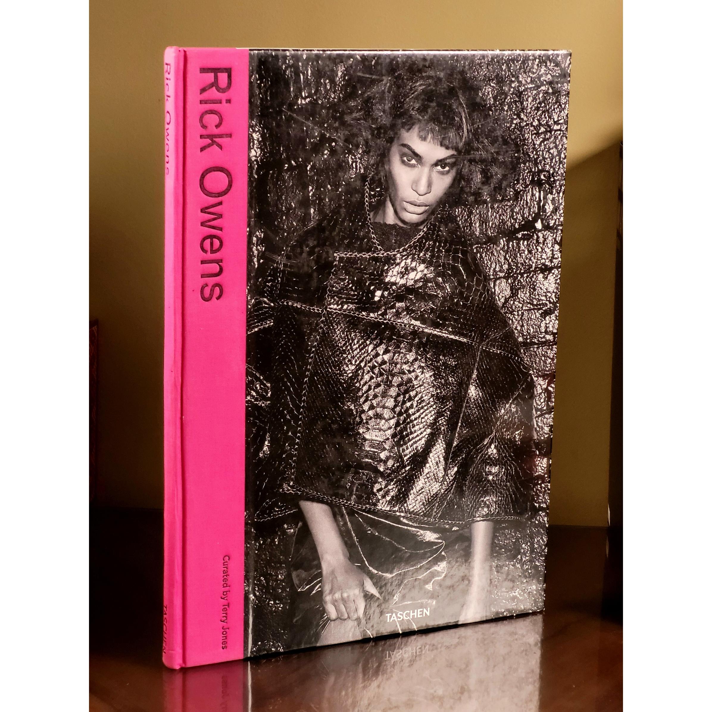 کتاب نفیس هنری تاشن Taschen Fashion | Rick Owens