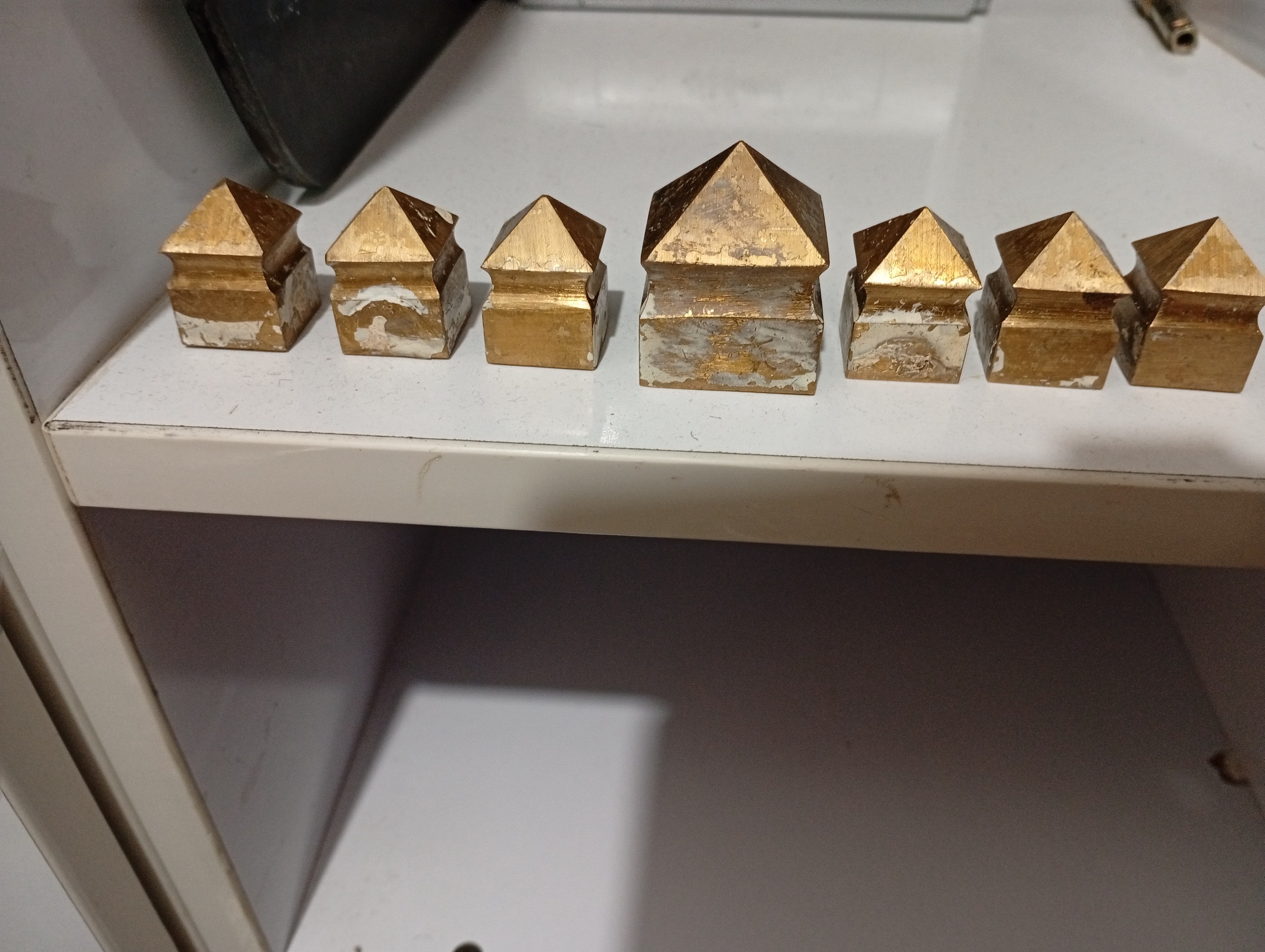 میخ در برنزی