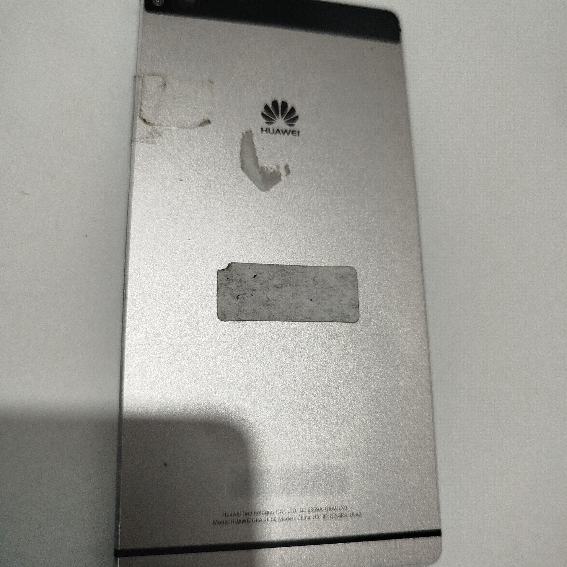 در پشت هوآوی p8